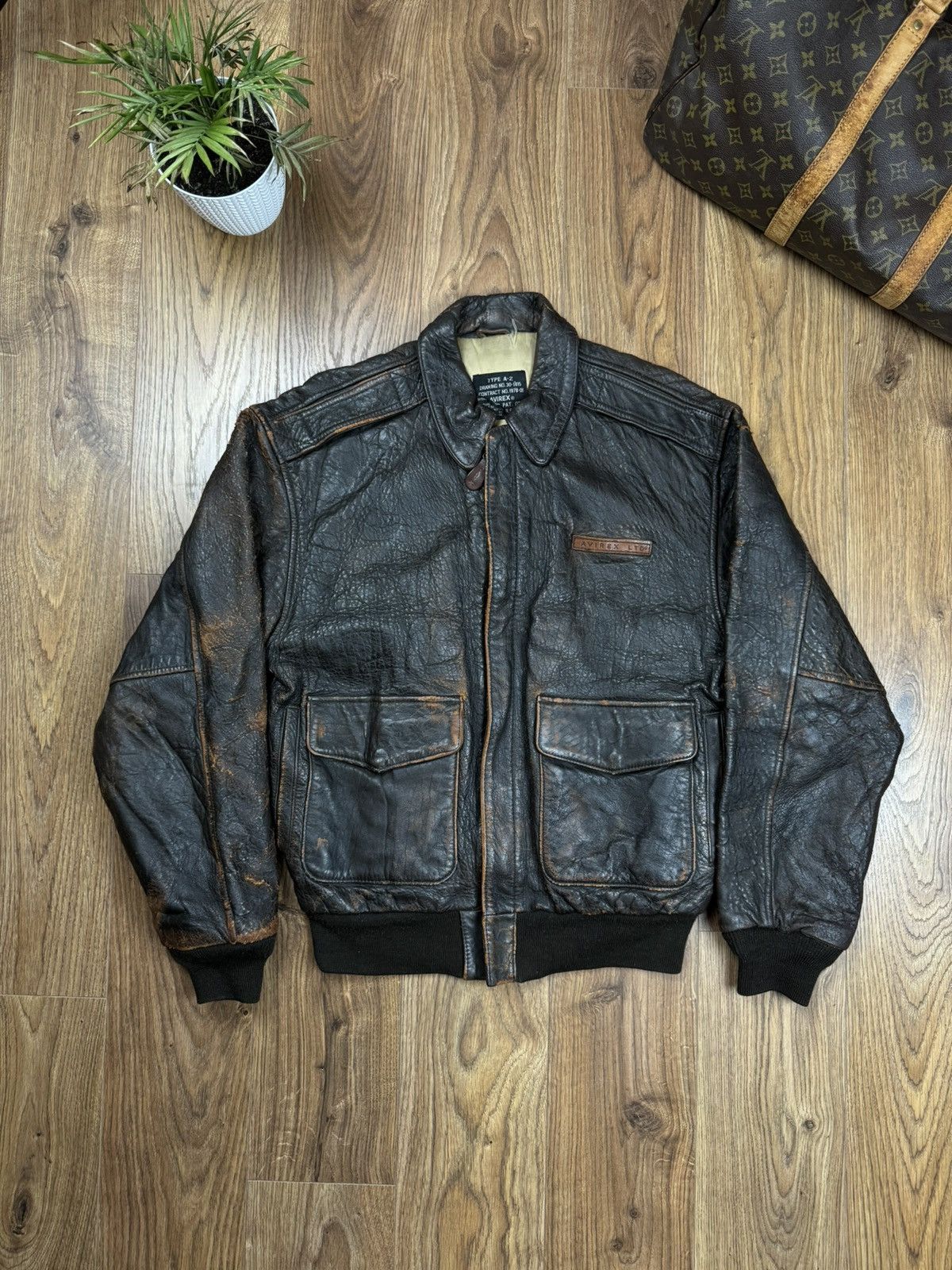 Avirex Vintage leather flying jacket Avirex 90s original retro item Size US S / EU 44-46 / 1 - 4 Thumbnail