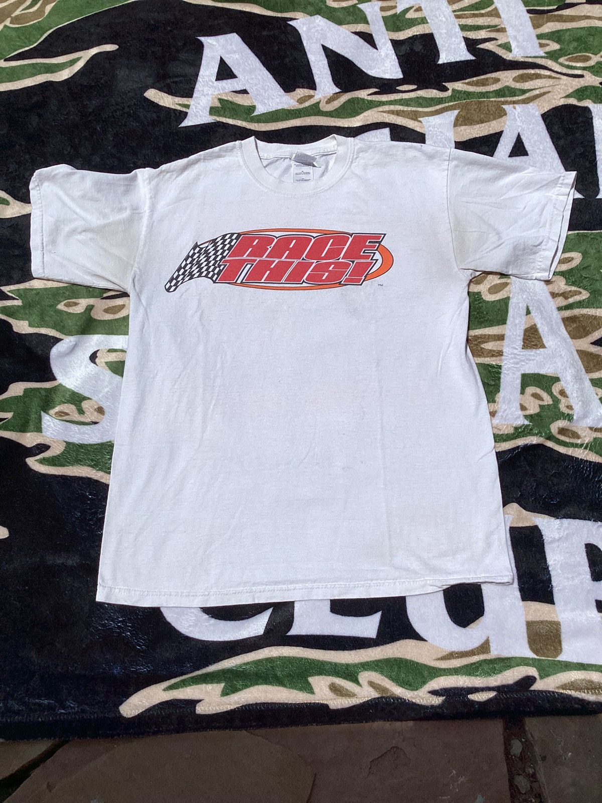 Gildan × Vintage Vtg Y2K race this you’ve been passed by girl racing T-shirt Size US M / EU 48-50 / 2 - 3 Thumbnail