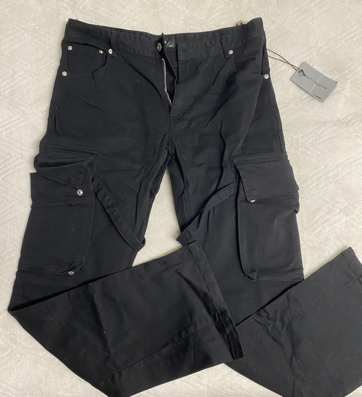 image of Vuja De Studio Cargo Pants 2019 in Black, Men's (Size 33)