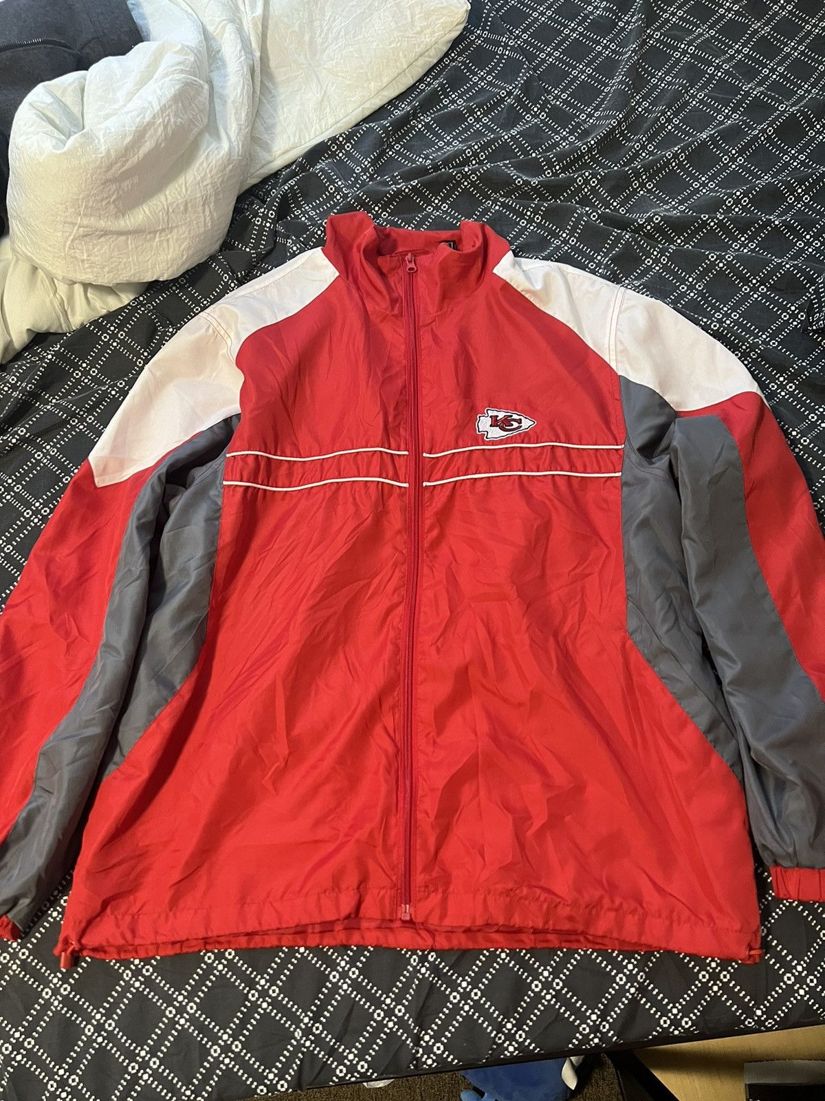 NFL Red and white Kansas City Chiefs Vintage windbreaker jacket Size US L / EU 52-54 / 3 - 1 Thumbnail