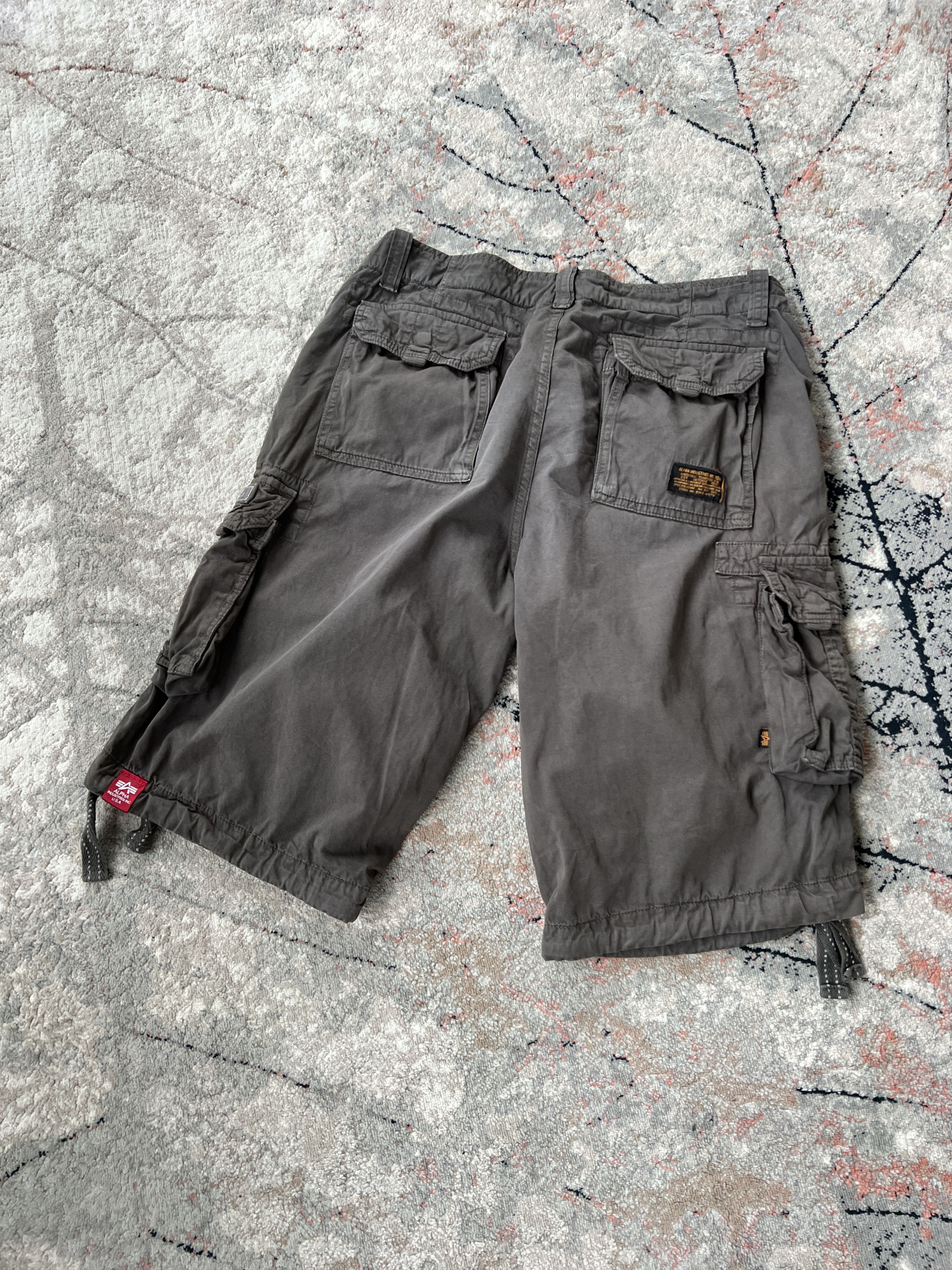 Alpha Industries Alpha Industries Shorts Size US 36 / EU 52 - 5 Thumbnail