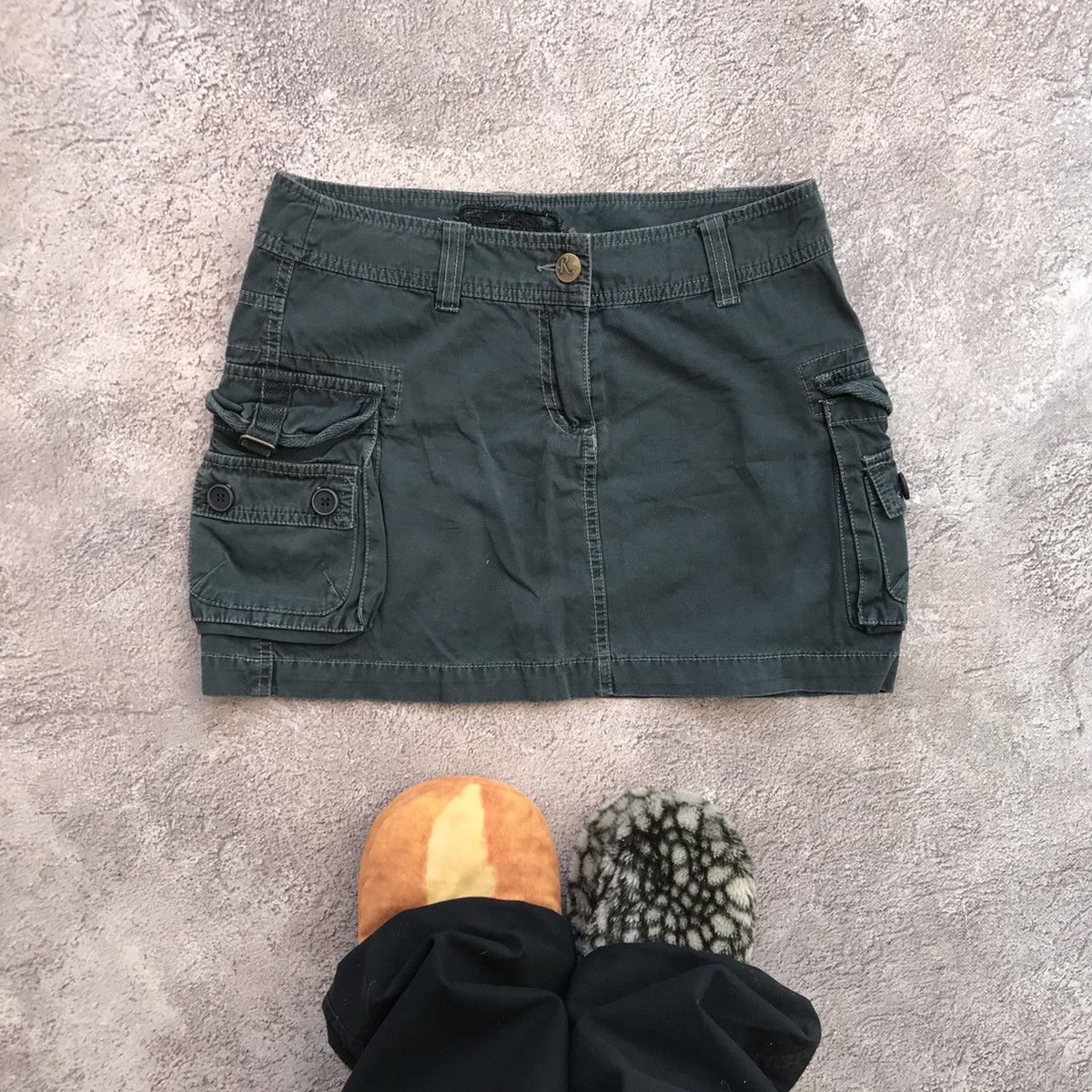 Vintage Y2K Vintage Faded Black Cargo Mini Skirt Streetwear Boxy 28 Size 28" / US 6 / IT 42 - 1 Thumbnail