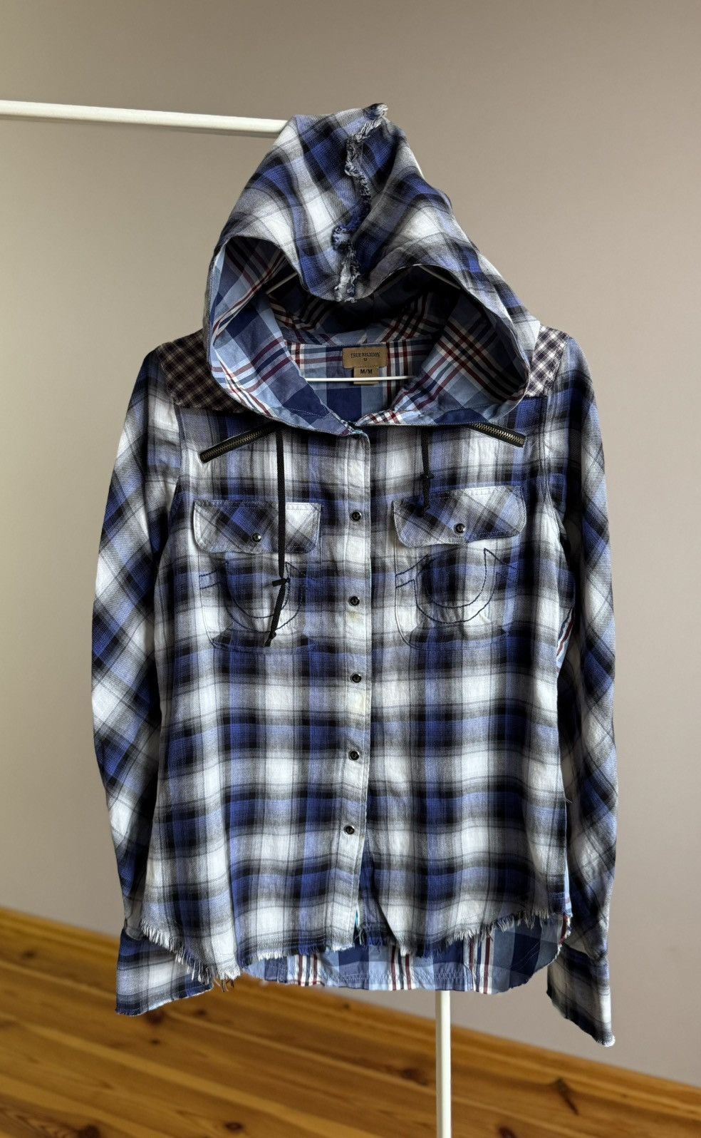 True Religion True Religion Plaid Hood Shirt Button Jacket Women Size M / US 6-8 / IT 42-44 - 1 Thumbnail