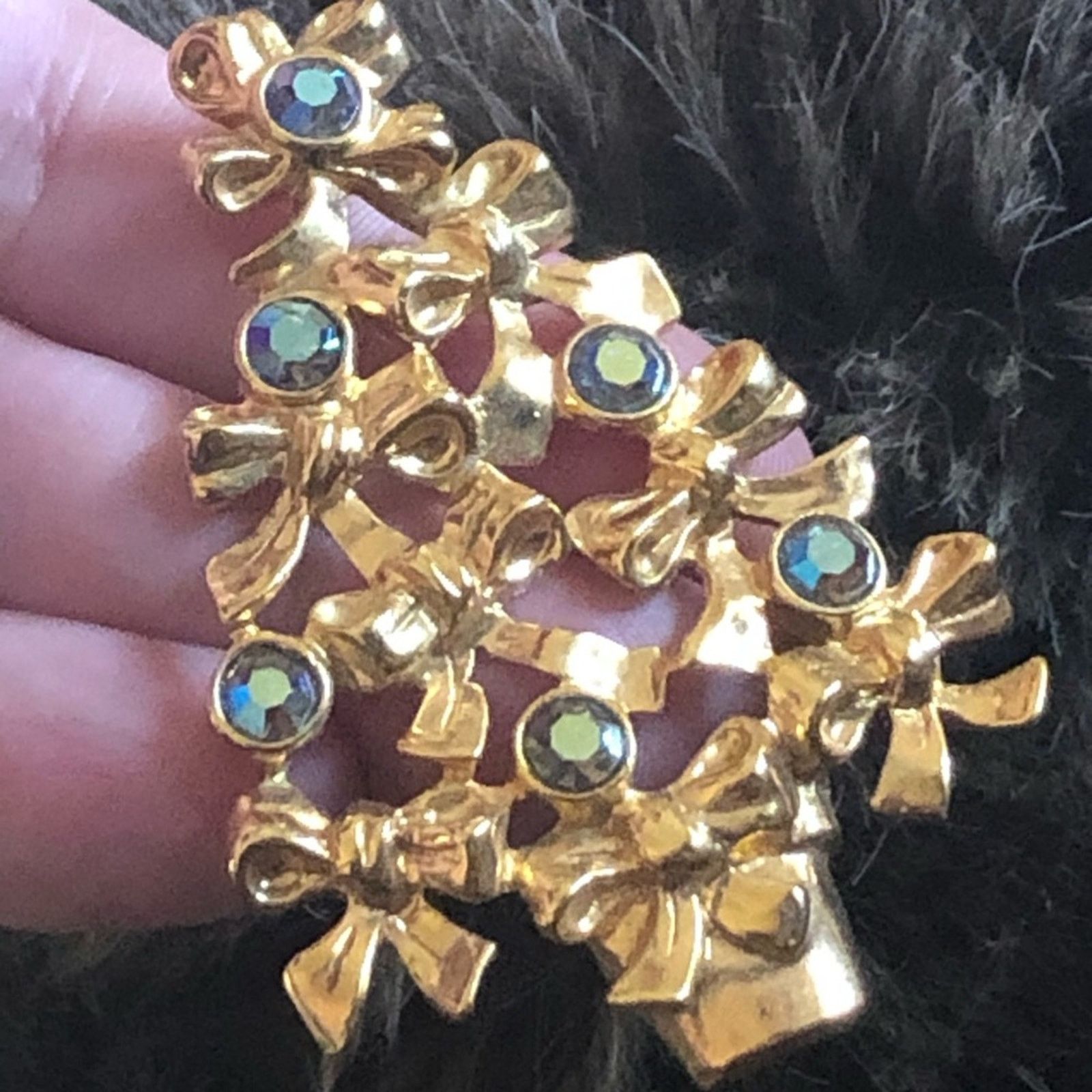 Vintage Vtg Avon AB bow Christmas tree book piece brooch Size ONE SIZE - 3 Thumbnail