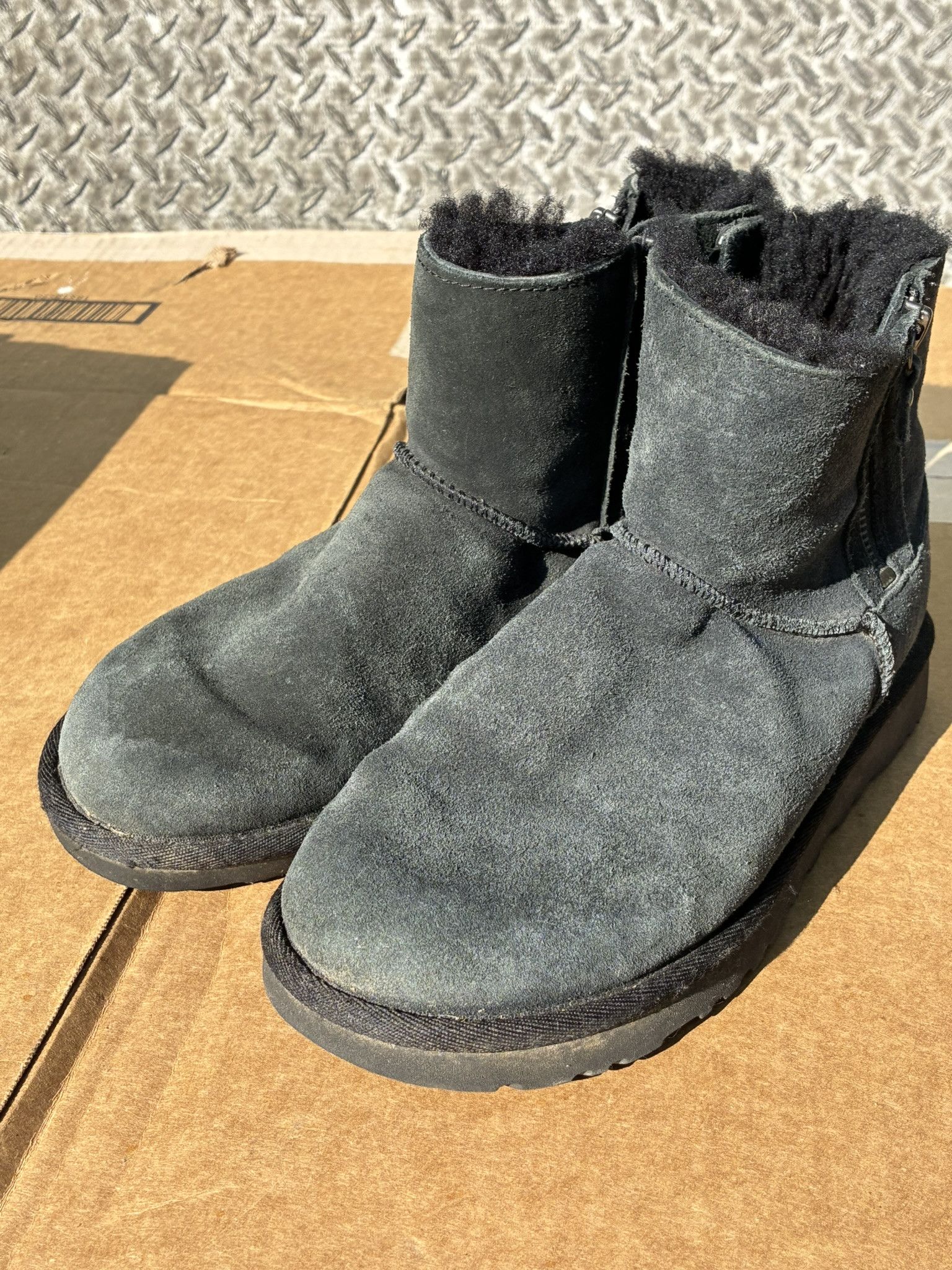 Ugg UGG Classic Mini Double Zip Black 1118853 Size US 6 / IT 36 - 5 Thumbnail