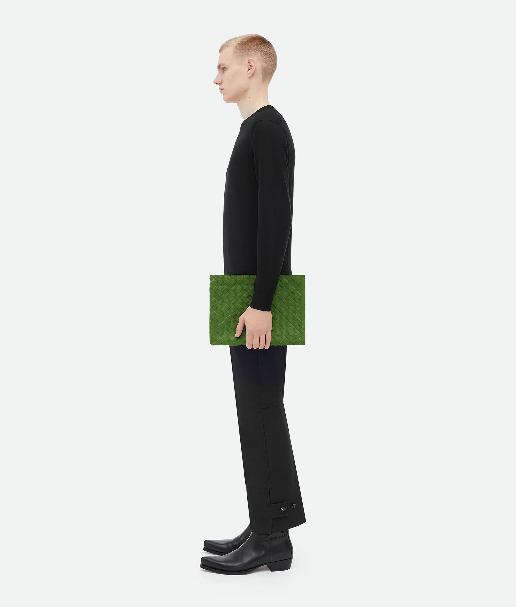 Bottega Veneta o1loc1c0325 Size: OS / 607479 Half-Zip Pouch in Green Size ONE SIZE - 4 Thumbnail