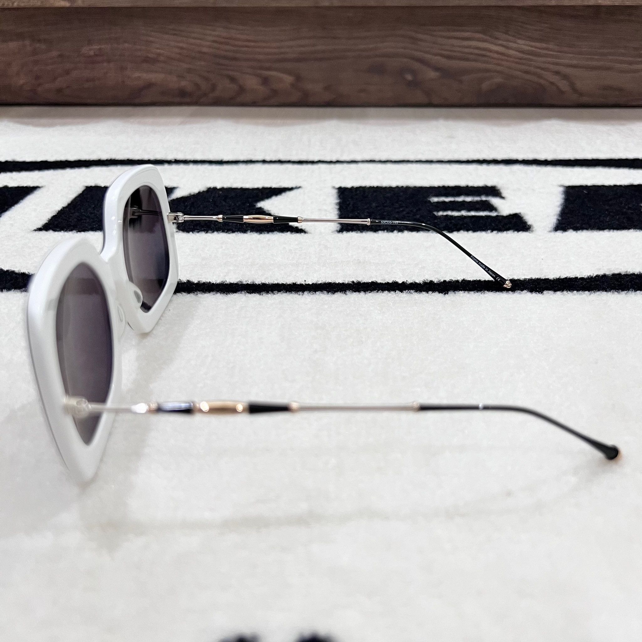Matsuda Matsuda M2035 5-Barrel Riveted Hinge Sunglasses WHITE/SILVER Size ONE SIZE - 4 Thumbnail