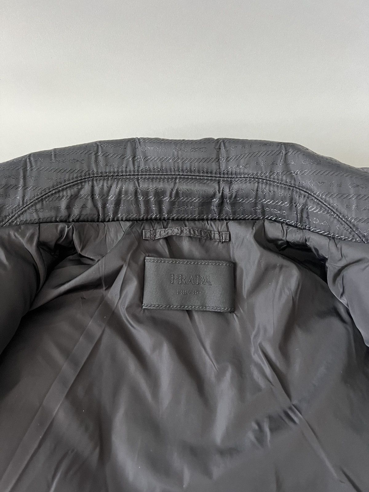 Prada Prada Re-Nylon padded shirt Size US M / EU 48-50 / 2 - 10 Thumbnail