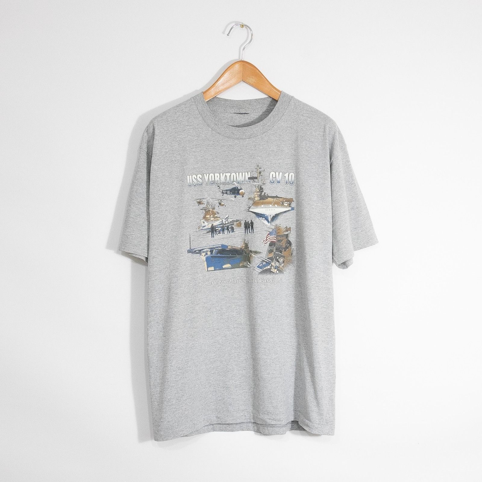 Vintage Vintage 90s USS Yorktown CV10 Aircraft Carrier T Shirt XL Size US XL / EU 56 / 4 - 1 Thumbnail