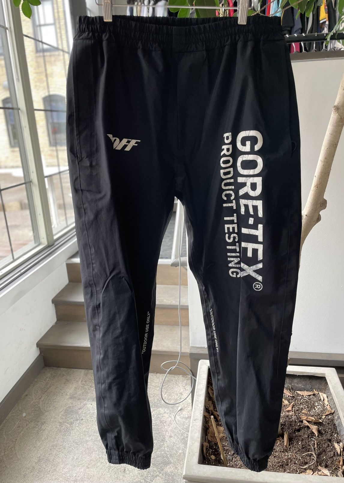 Off-White Off-White Gore-Tex pants from the 2018 capsule Size US 34 / EU 50 - 3 Thumbnail