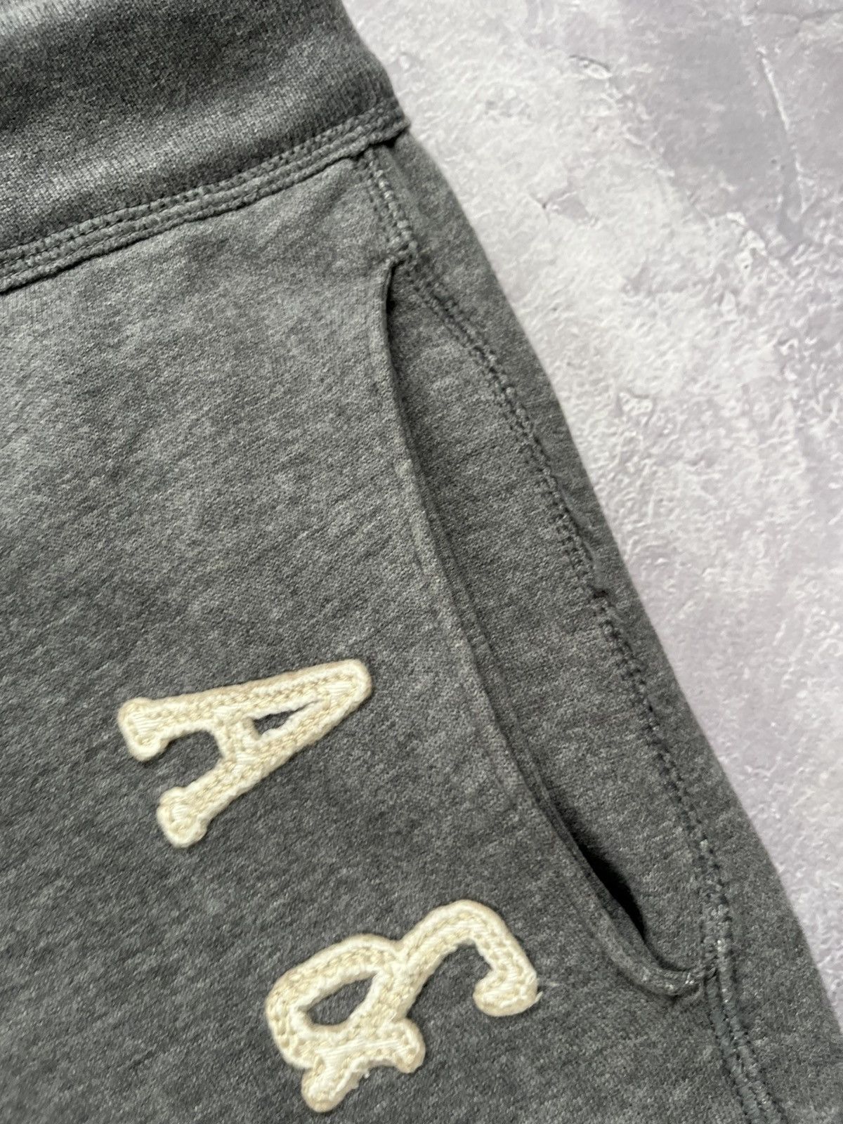 Abercrombie & Fitch VINTAGE ABERCROMBIE & FITCH GRAY SWEATPANTS MEDIUM Size US 32 / EU 48 - 9 Thumbnail