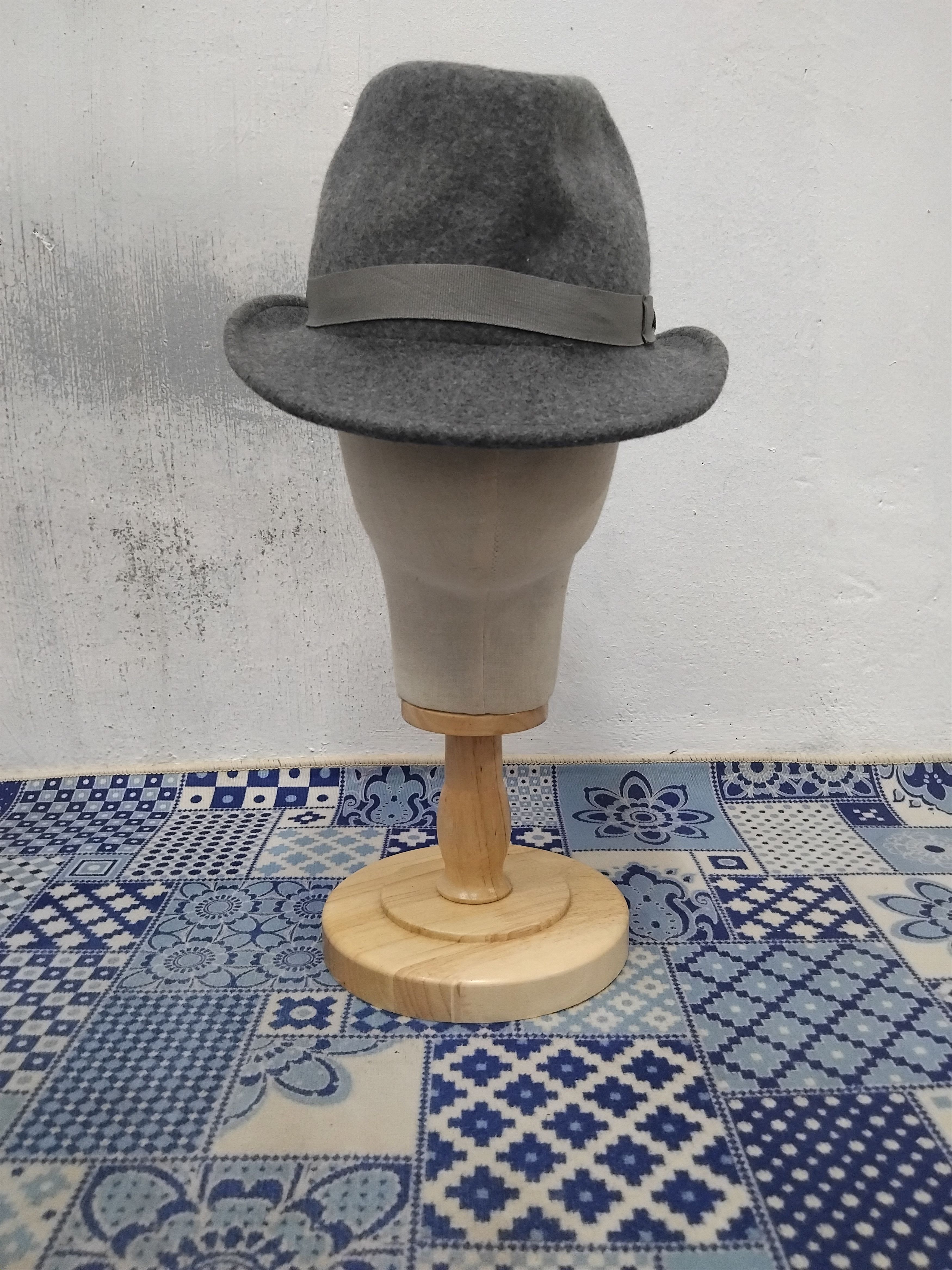 Uniqlo 💥Uniqlo grey colour fedora hat Size ONE SIZE - 4 Thumbnail