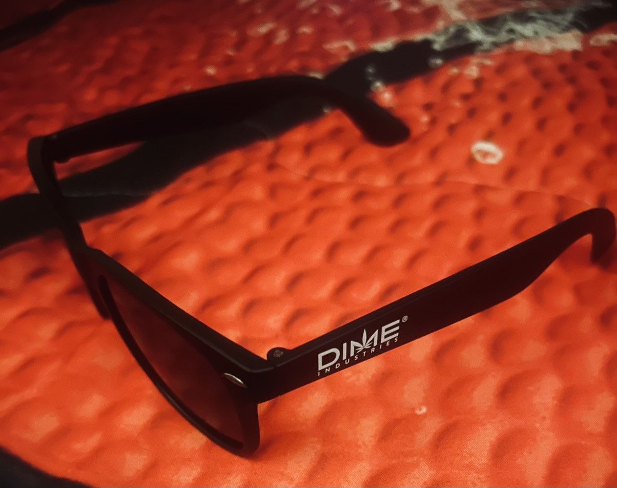 Dime Vintage fly Dime sunglasses available now 100% Authentic Size ONE SIZE - 2 Thumbnail