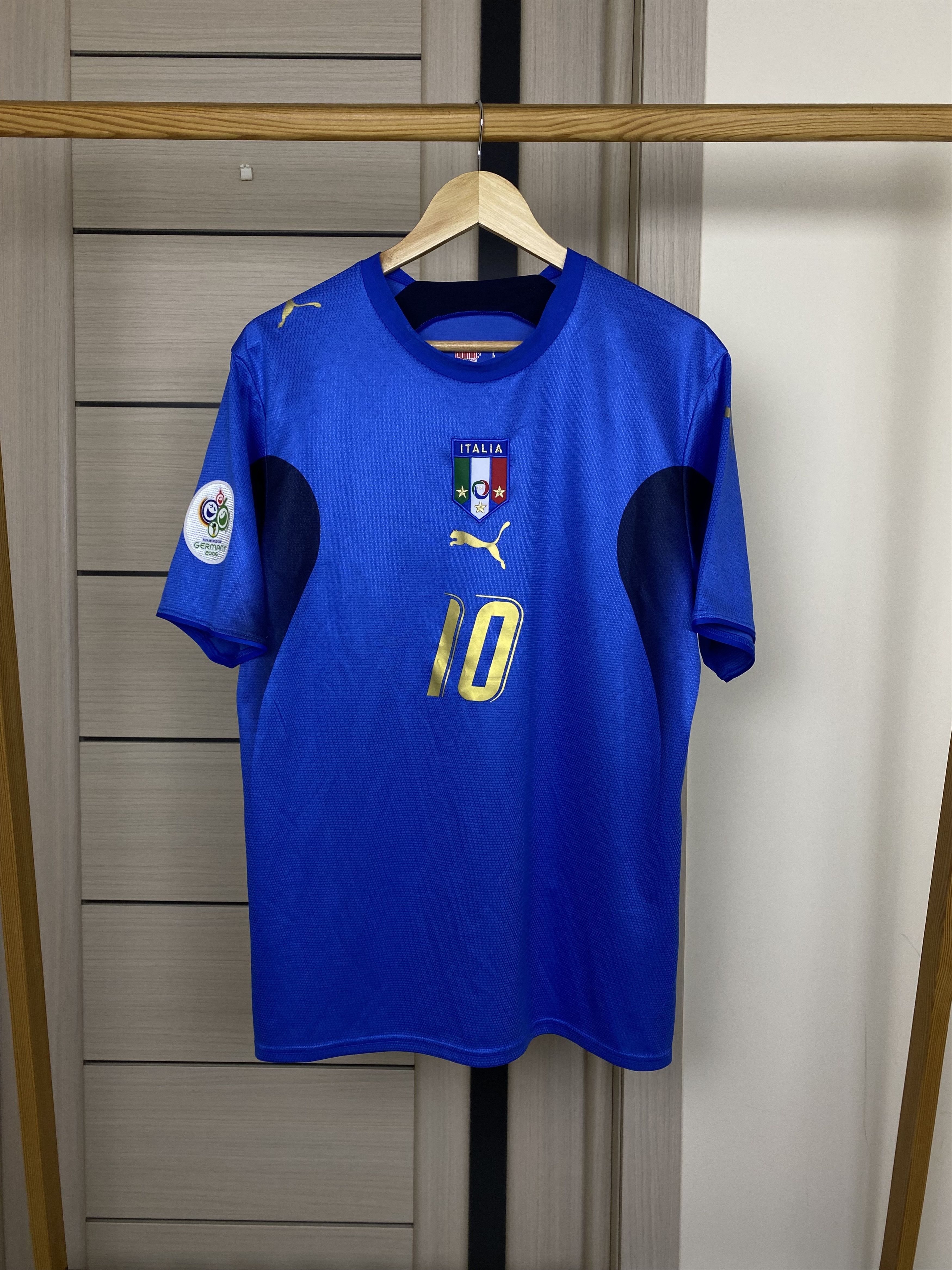 ITALY 2006 TOTTI #10 HOME SHIRT JERSEY PUMA by Neil Barrett