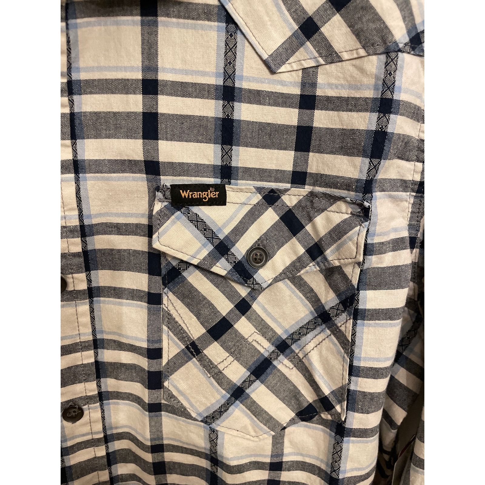 Wrangler NWT Wrangler Men's Utility Plaid Button Down, sz M Size US M / EU 48-50 / 2 - 3 Thumbnail