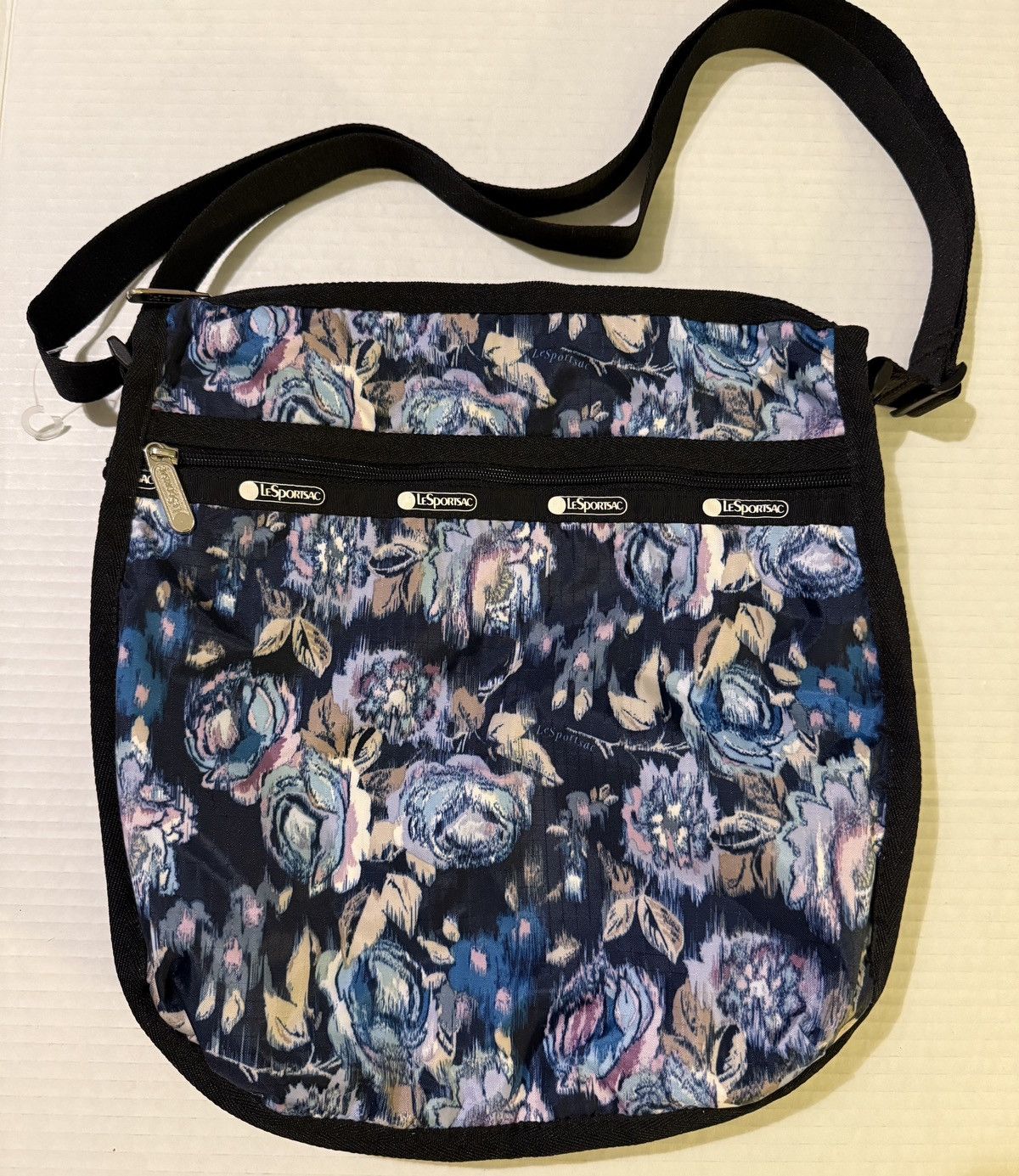 LeSportsac LeSportsac Flower Cluster Nylon Crossbody NWOT Adjust Strap Size ONE SIZE - 1 Thumbnail