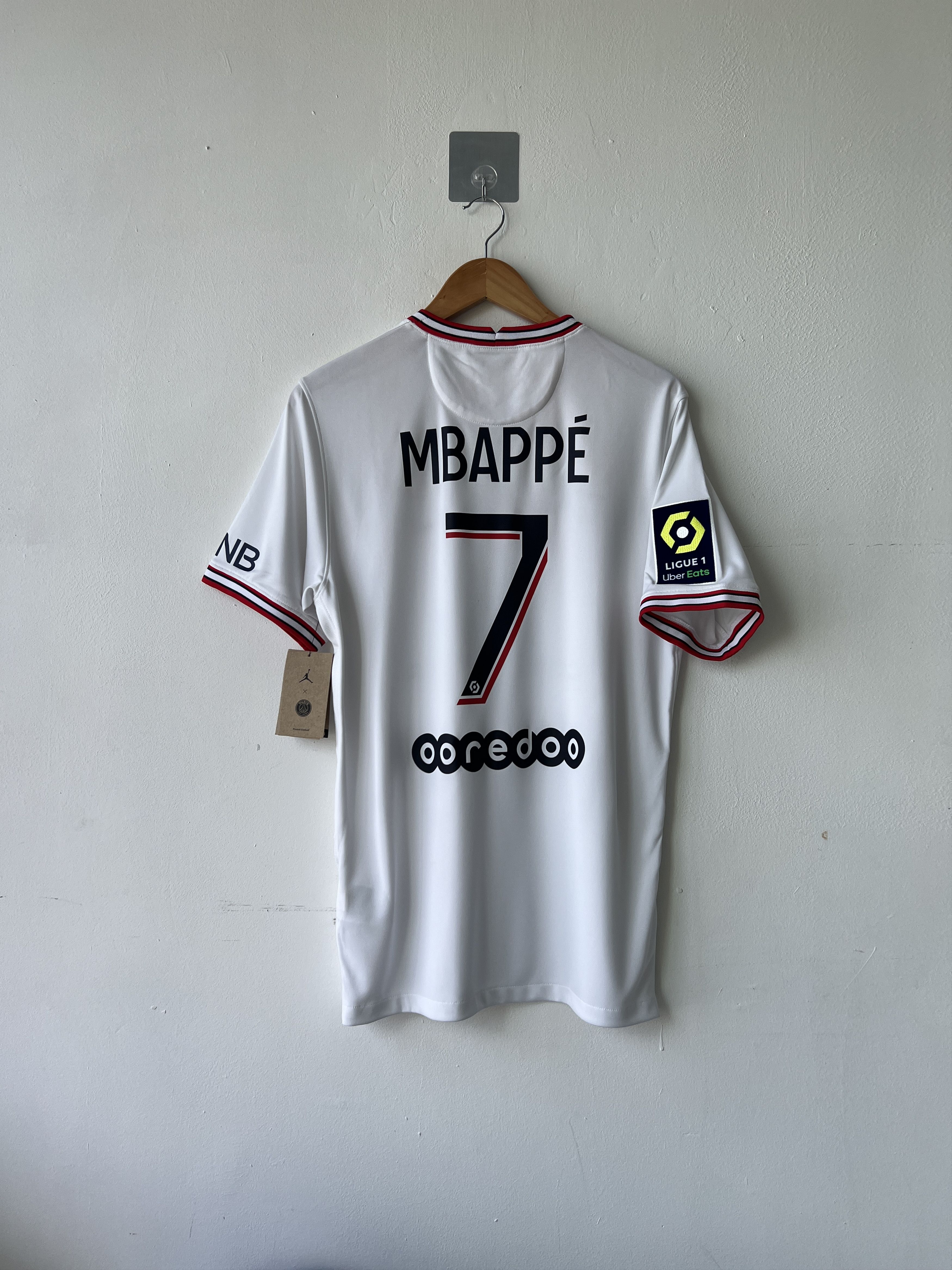 Nike (M) PSG 2021-22 Fourth Kit Mbappe #7 (NEW) Size US M / EU 48-50 / 2 - 1 Thumbnail