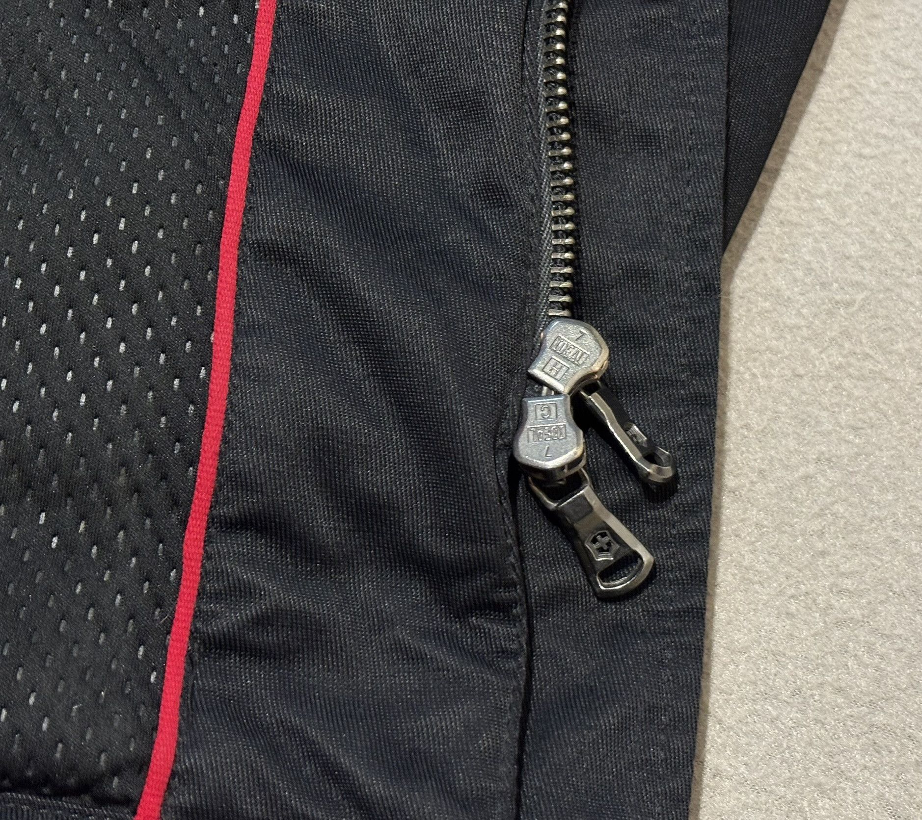 Victorinox Victorinox winter jacket size S Size US S / EU 44-46 / 1 - 16 Thumbnail