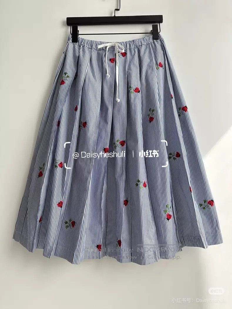 Comme des Garcons Comme Des Garcons size F Beetle Embroidered Skater Skirt Size 23" - 1 Thumbnail