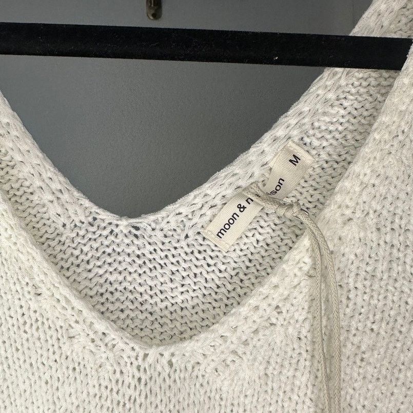 1 Madison White clover Knit Tank Top Shamrock v-neck & back NWT Med Size M / US 6-8 / IT 42-44 - 3 Thumbnail
