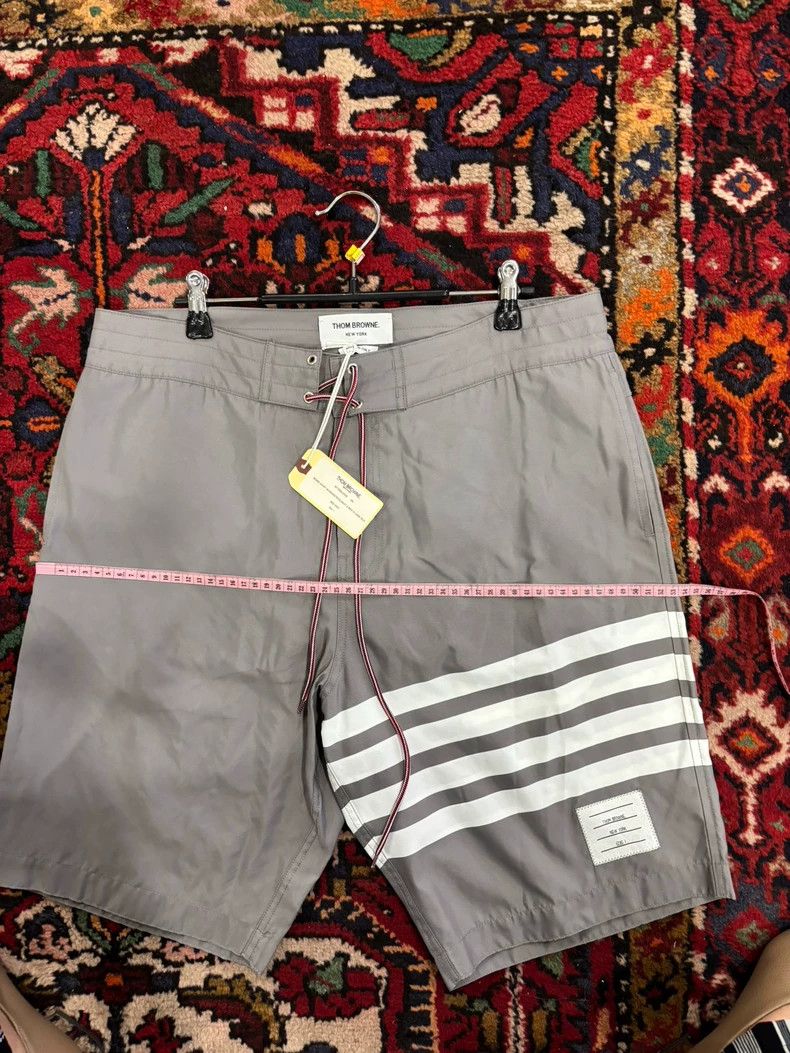Thom Browne Thom Browne Classic four-barrel shorts Size US 39 - 4 Thumbnail