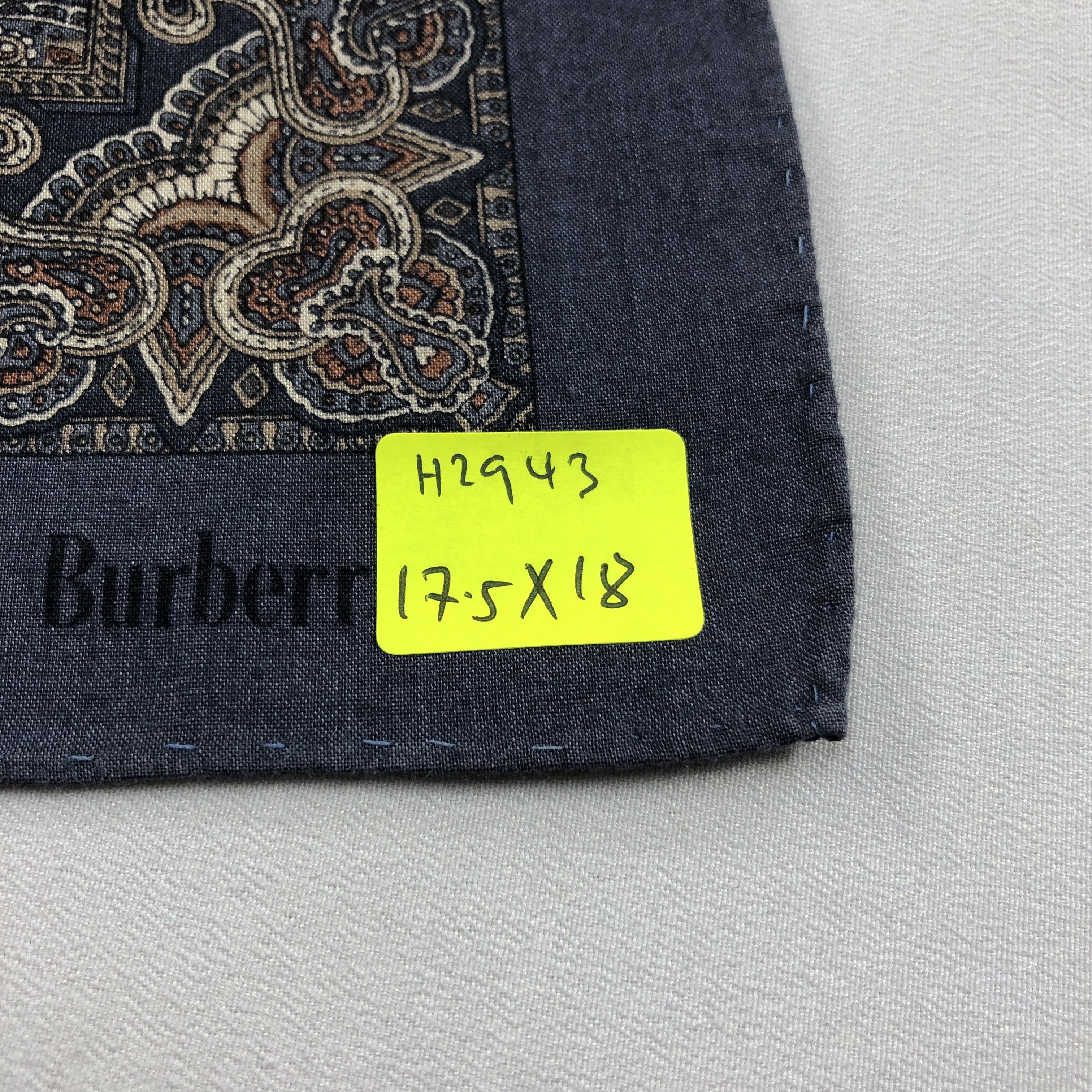 Burberry Burberry Handkerchief Neckerchief Bandana H2943 Size ONE SIZE - 6 Thumbnail