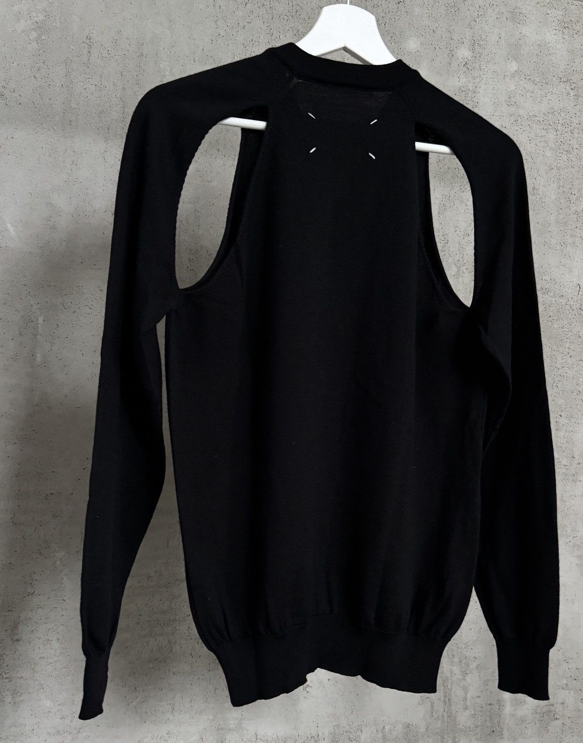 Maison Margiela Maison Martin Margiela Shoulder Cut-out Sweater AW08 Size L / US 10 / IT 46 - 4 Thumbnail