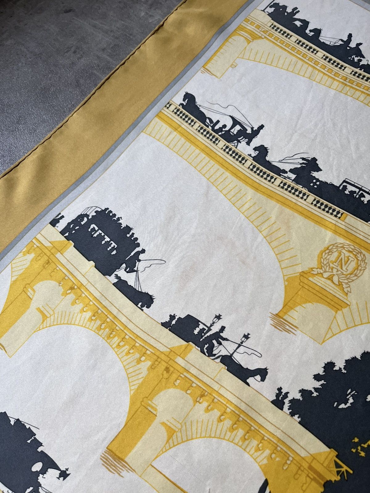 Hermes Hermes ''Le Ponts de Paris'' silk scarf yellow rare Size ONE SIZE - 9 Thumbnail