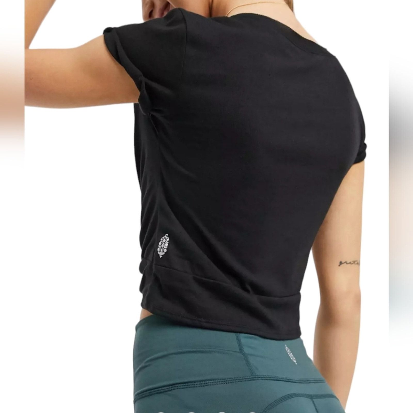 Free People NWT Free People Movement Run in the Sun shirt in black Large Size L / US 10 / IT 46 - 8 Thumbnail