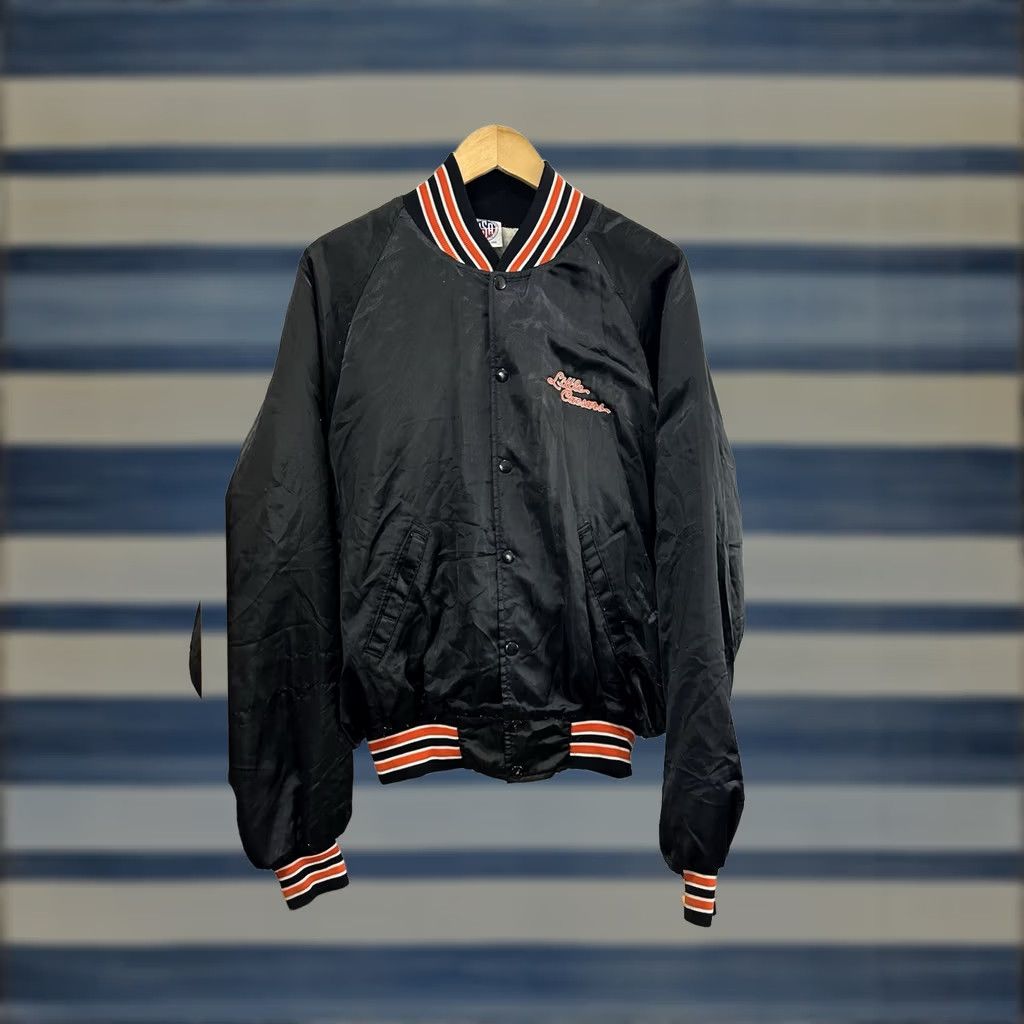 Logo 7 VTG 80s Little Caesars Old Logo Satin Bomber Jacket 2XL Black Mens "RARE" Size US XXL / EU 58 / 5 - 1 Thumbnail