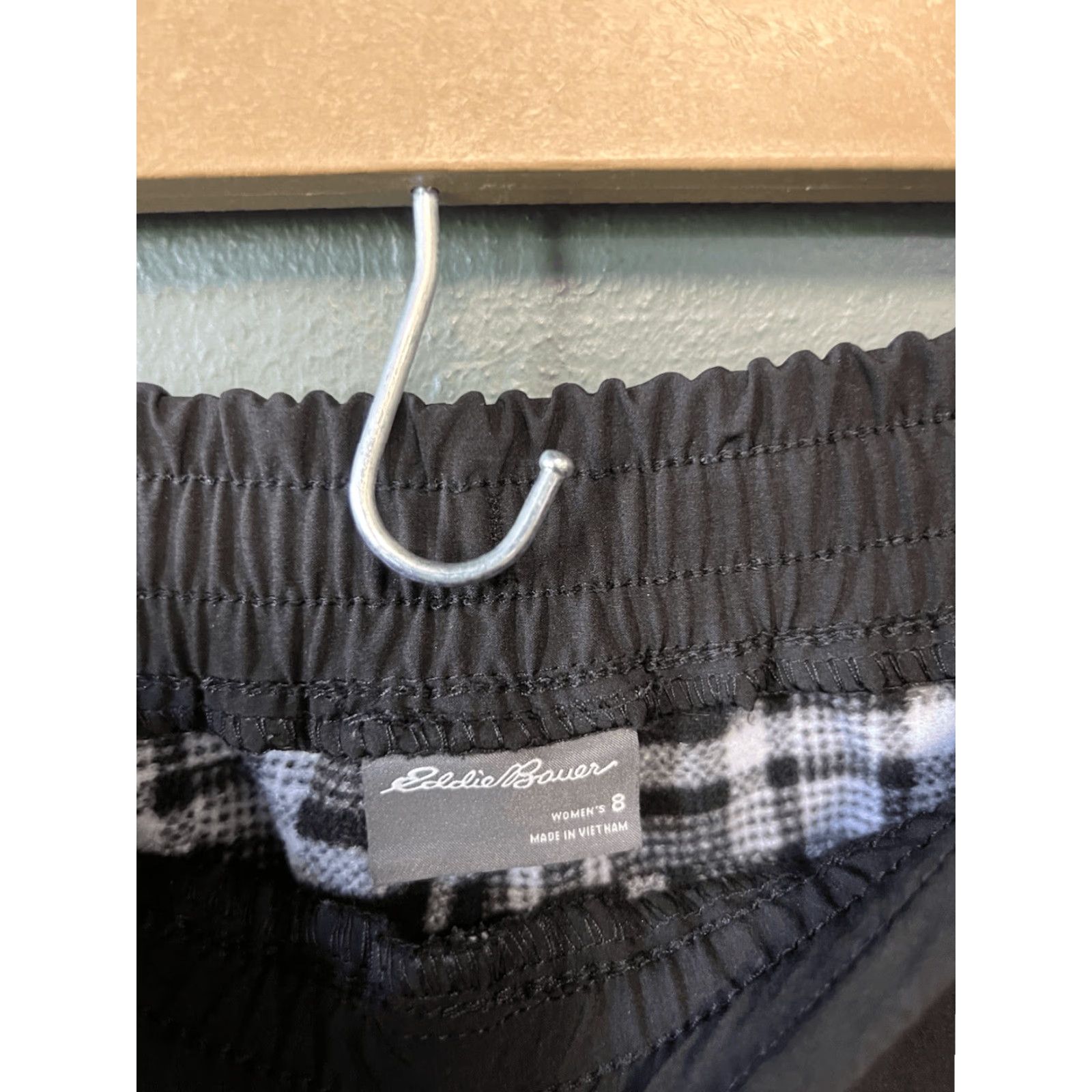 Eddie Bauer Eddie Bauer Womens Pants Cargo Nylon Lined Black Size 8 Size 30" / US 8 / IT 44 - 3 Thumbnail
