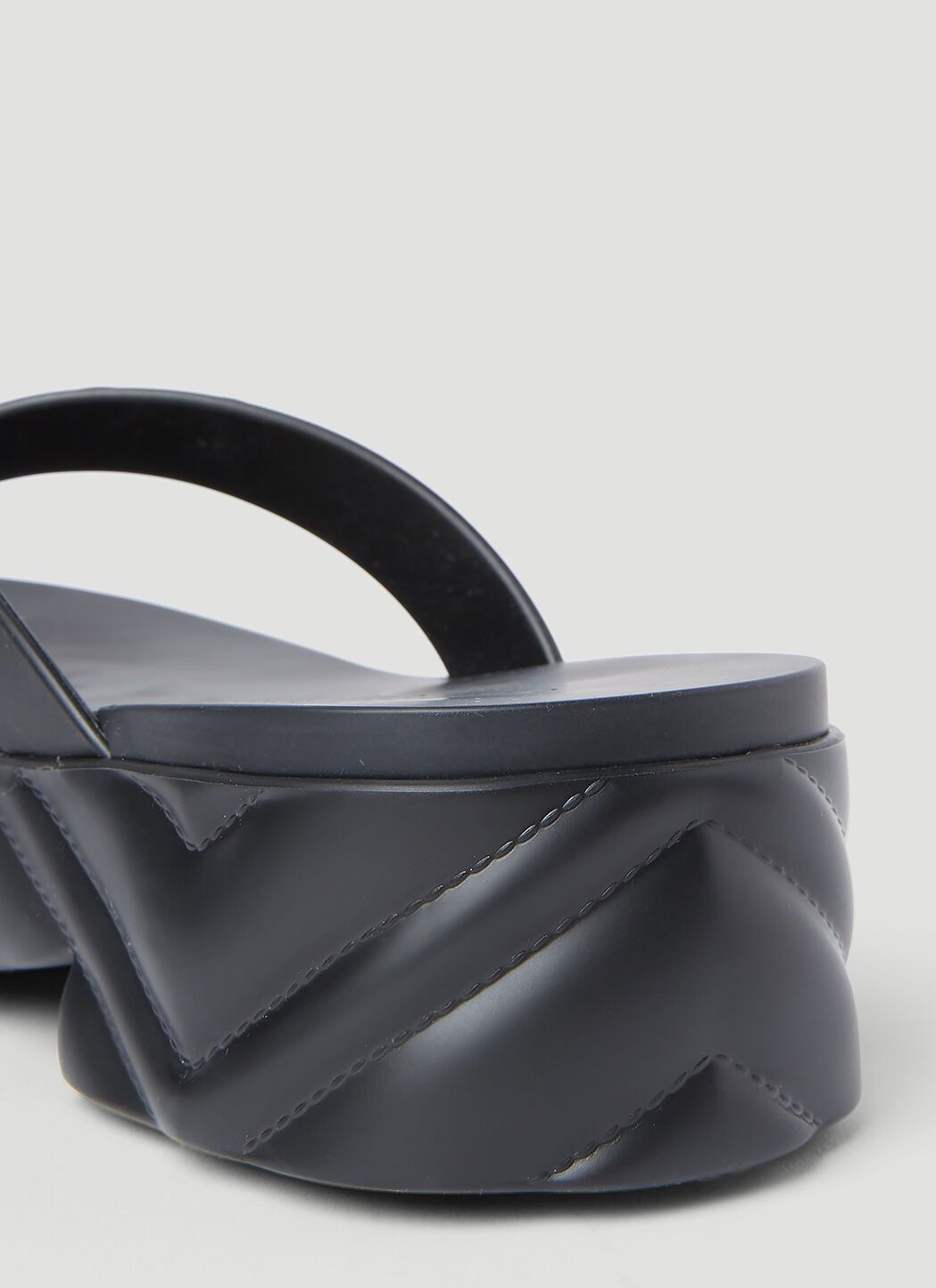 Gucci o1s1wg110425 Women's Thong Platform Sandals in Black Size US 7 / IT 37 - 5 Thumbnail