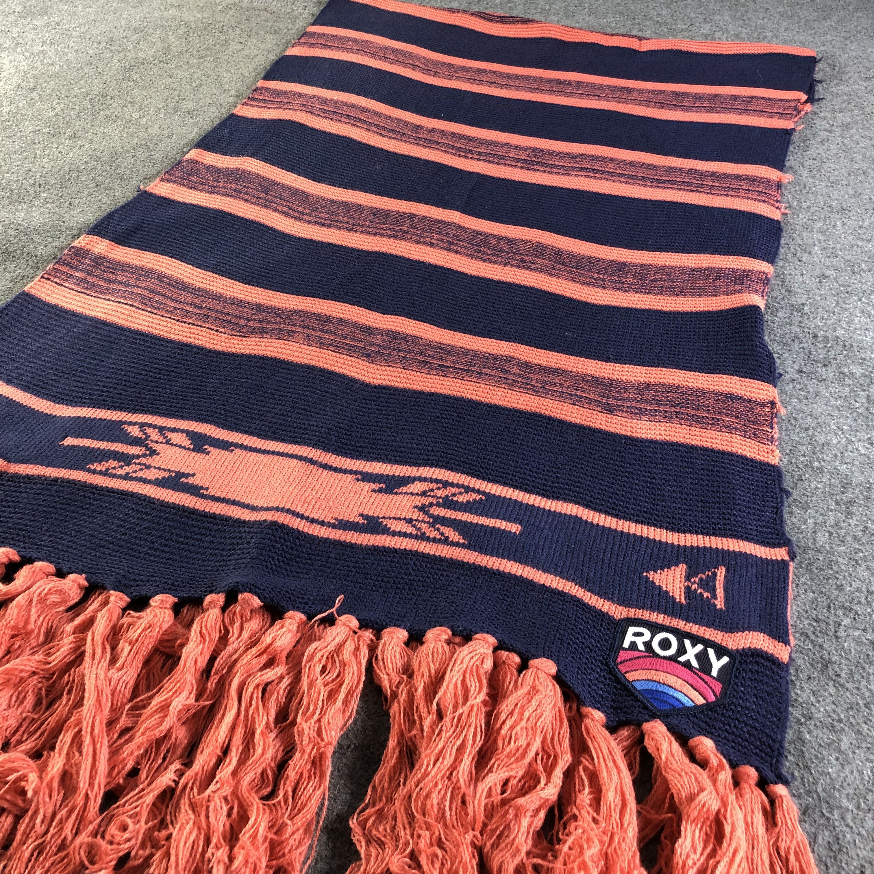 Japanese Brand Roxy Wool Poncho Scarf Muffler V1931 Size ONE SIZE - 3 Thumbnail