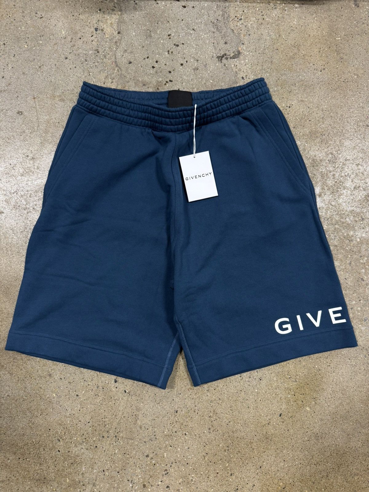 Givenchy Givenchy Logo Printed Sweatshorts NEW 900$ Size US 32 / EU 48 - 1 Thumbnail