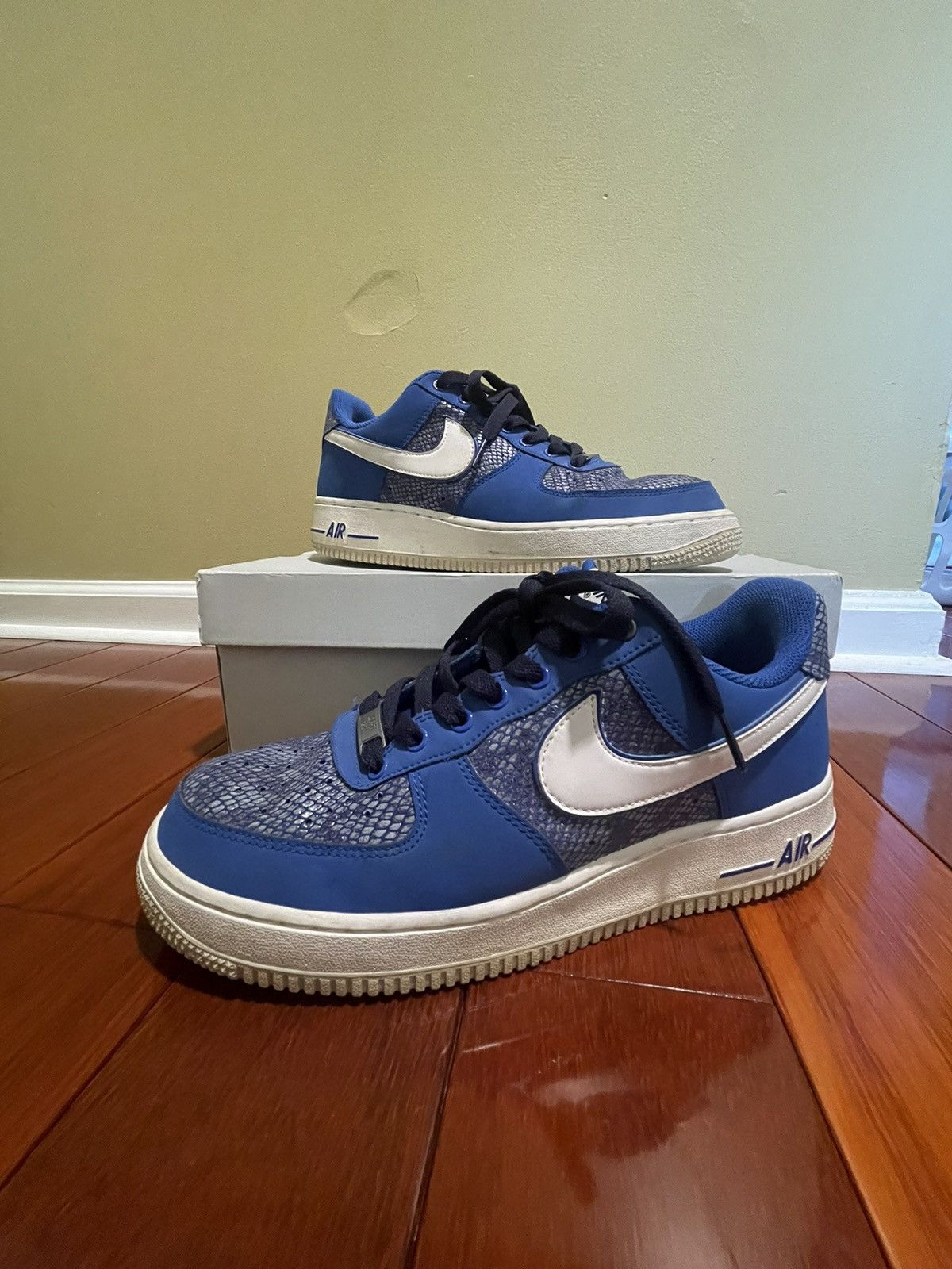 Nike NIKE AIR FORCE 1 2012 SNAKESKIN Size US 9 / EU 42 - 2 Thumbnail