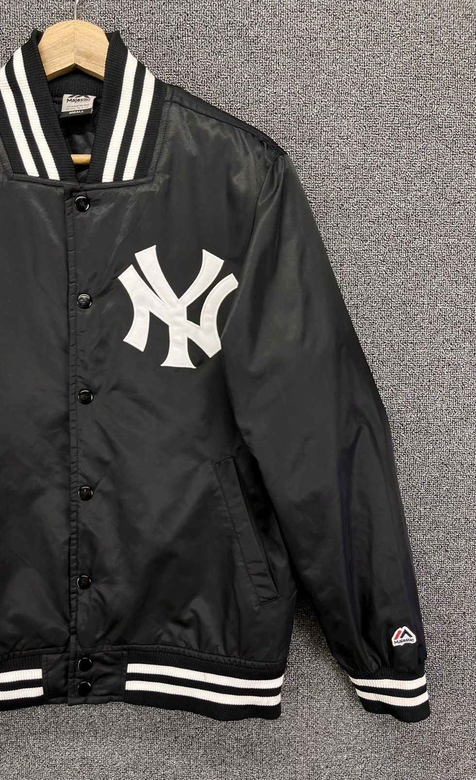 Majestic Vintage New York Yankees MLB Button Up Varsity Jacket Size US S / EU 44-46 / 1 - 4 Thumbnail