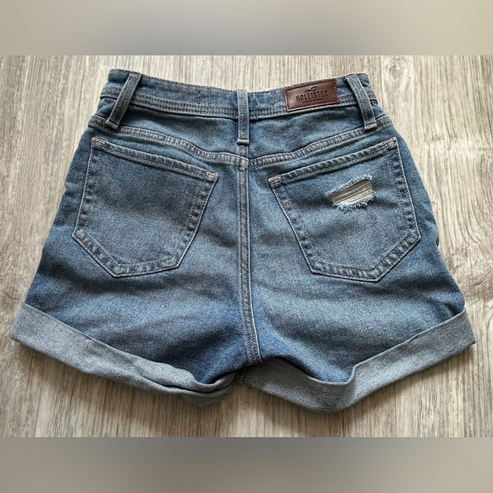 Hollister Hollister | Ultra High Rise Distressed Denim Shorts | 00 Size 24" / US 00 / IT 34 - 2 Thumbnail