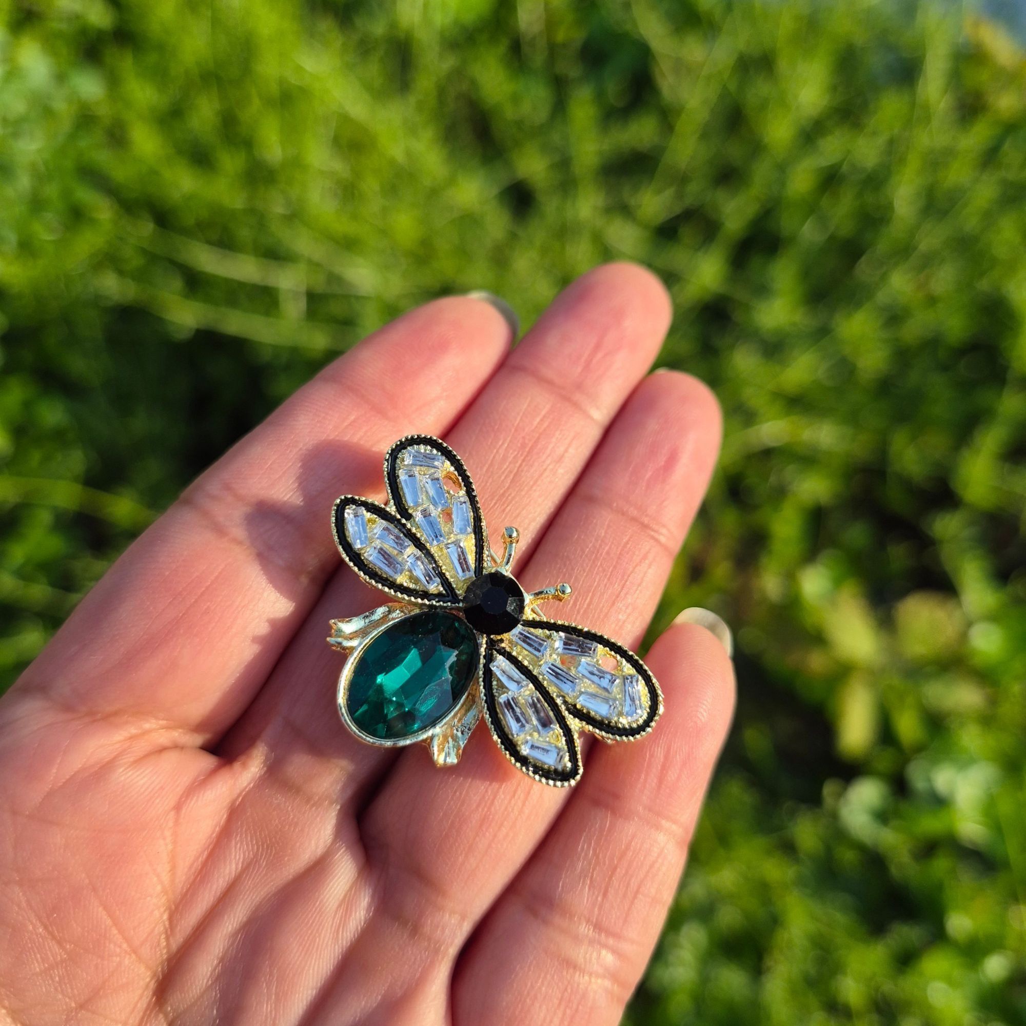 Other ⭐Bee-Shaped Crystal Animal Brooch Pin With Emerald Green Gem Size ONE SIZE - 2 Thumbnail