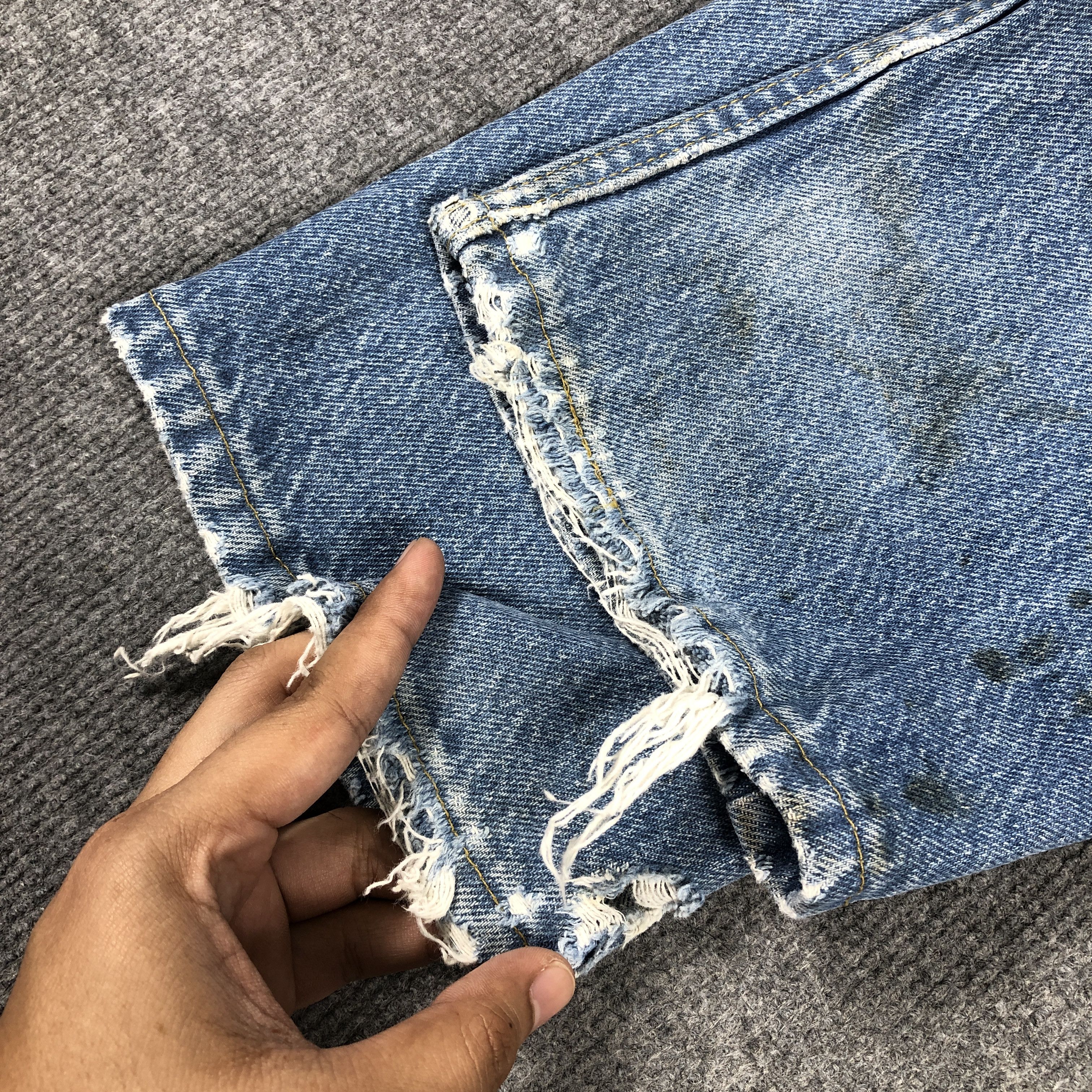 Lee × Vintage Vintage 90s Lee Light Blue Wash Distress L713 Size US 32 / EU 48 - 10 Thumbnail