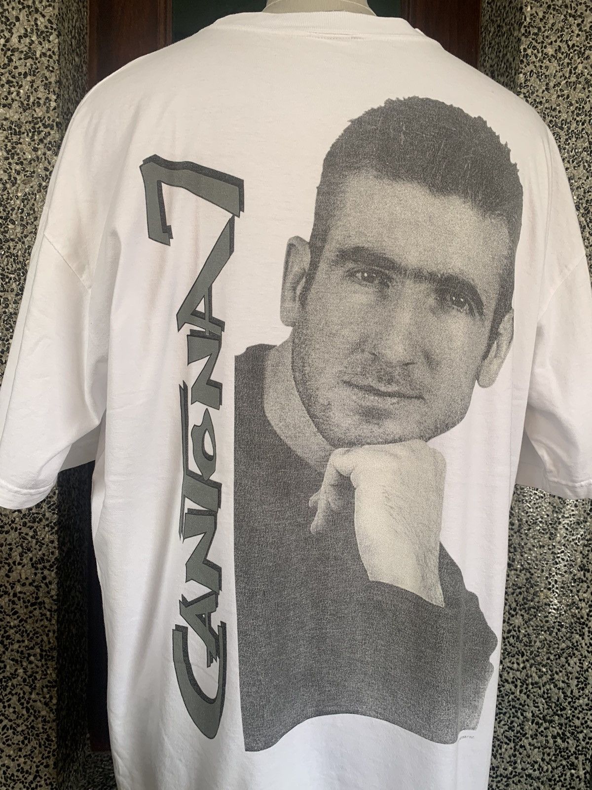 Vintage Vintage 90s Cantona 7 Football Player T shirt Size US XL / EU 56 / 4 - 2 Thumbnail