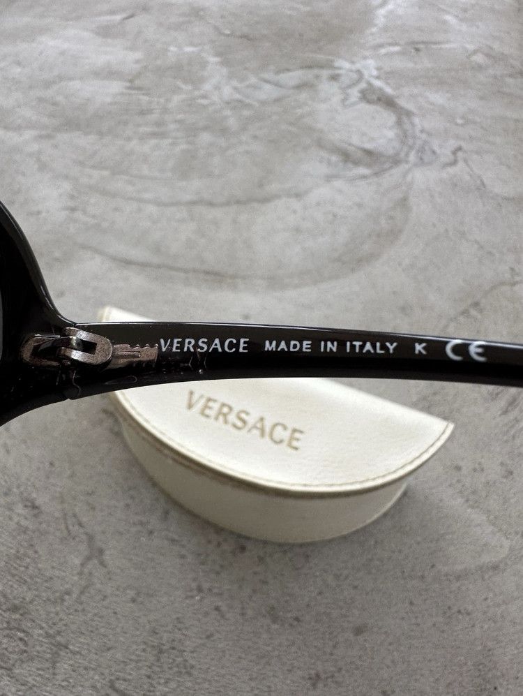Versace Vintage Sunglasses Versace Metal Logo Women’s Size ONE SIZE - 9 Thumbnail