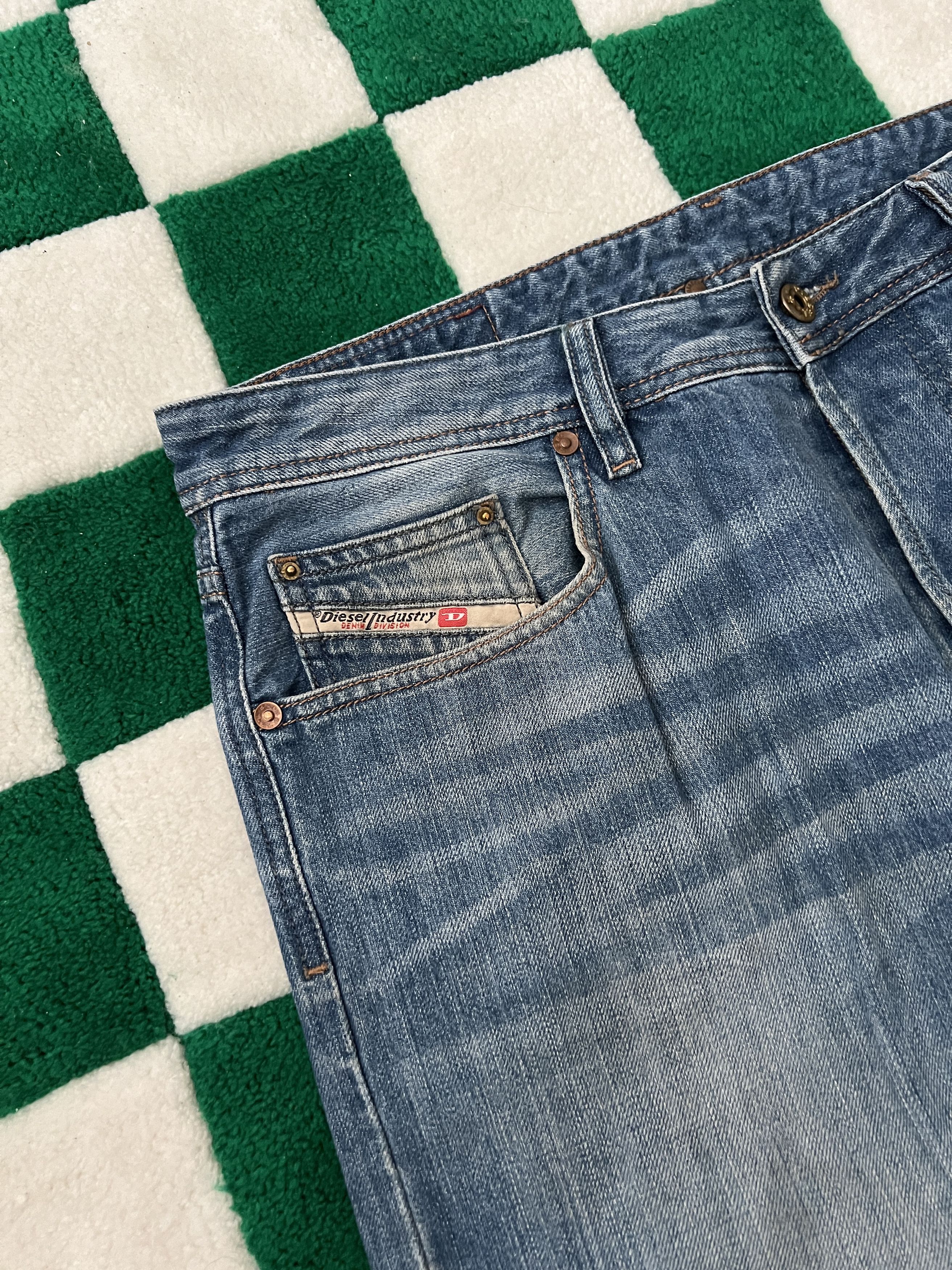 Diesel Vintage Y2K Diesel Larkee Washed Denim Jeans Size W34 L32 Size US 34 / EU 50 - 11 Thumbnail