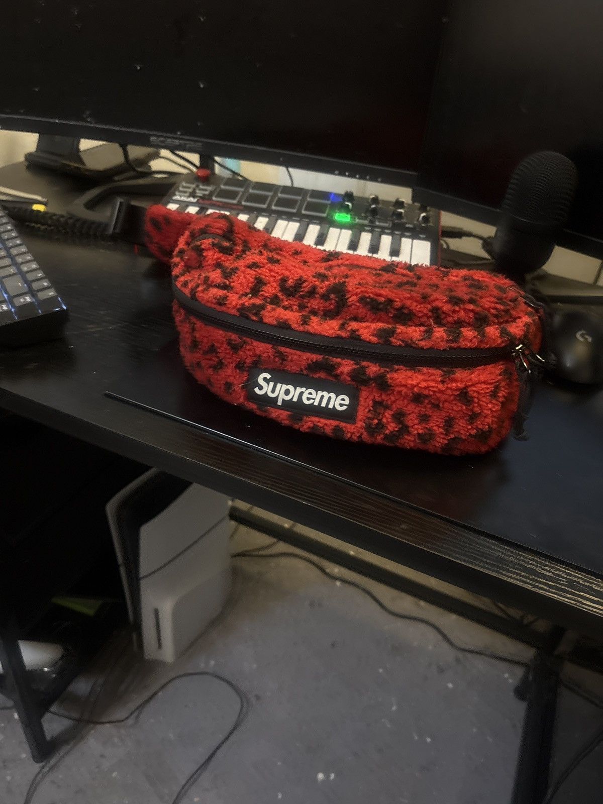 Supreme Supreme Red Leopard Waistbag Size ONE SIZE - 1 Thumbnail