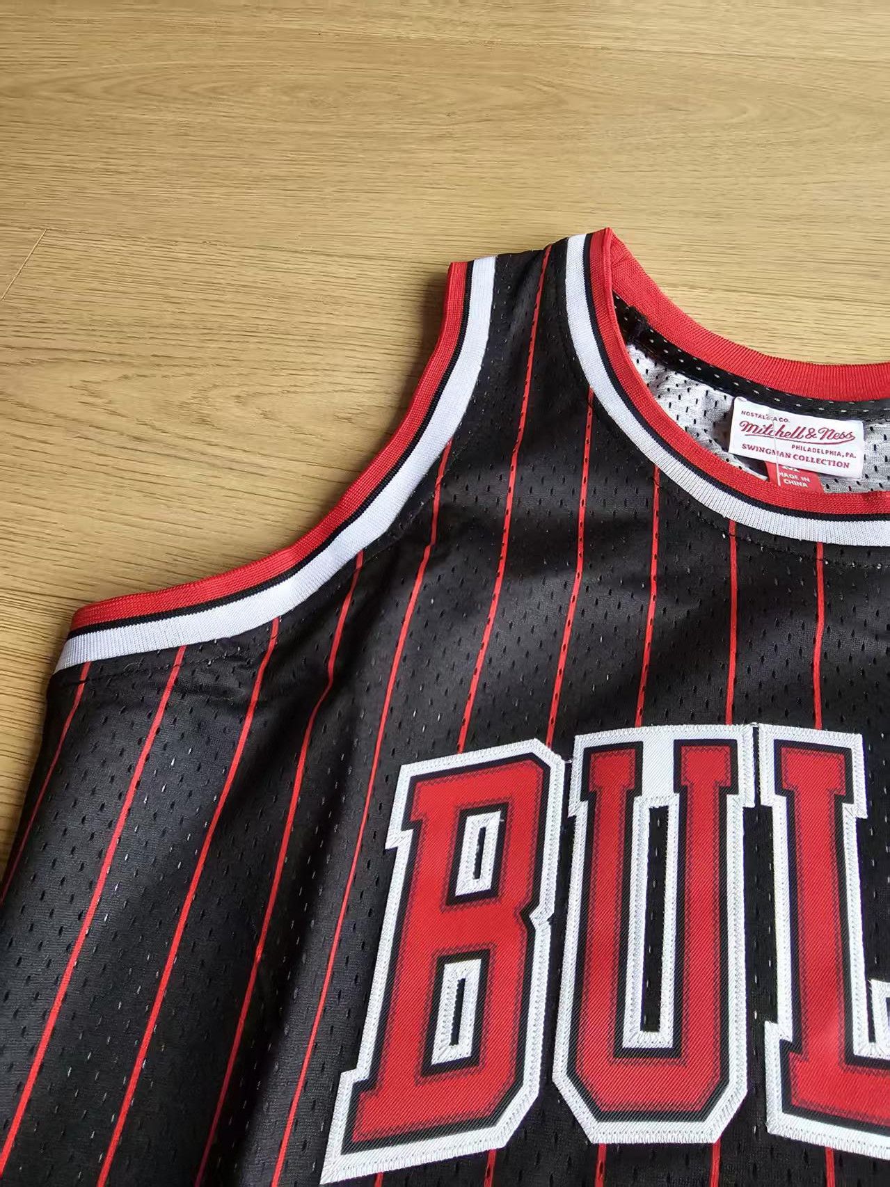 NBA Bulls #91 Dennis Rodman Jersey Size US XL / EU 56 / 4 - 4 Thumbnail