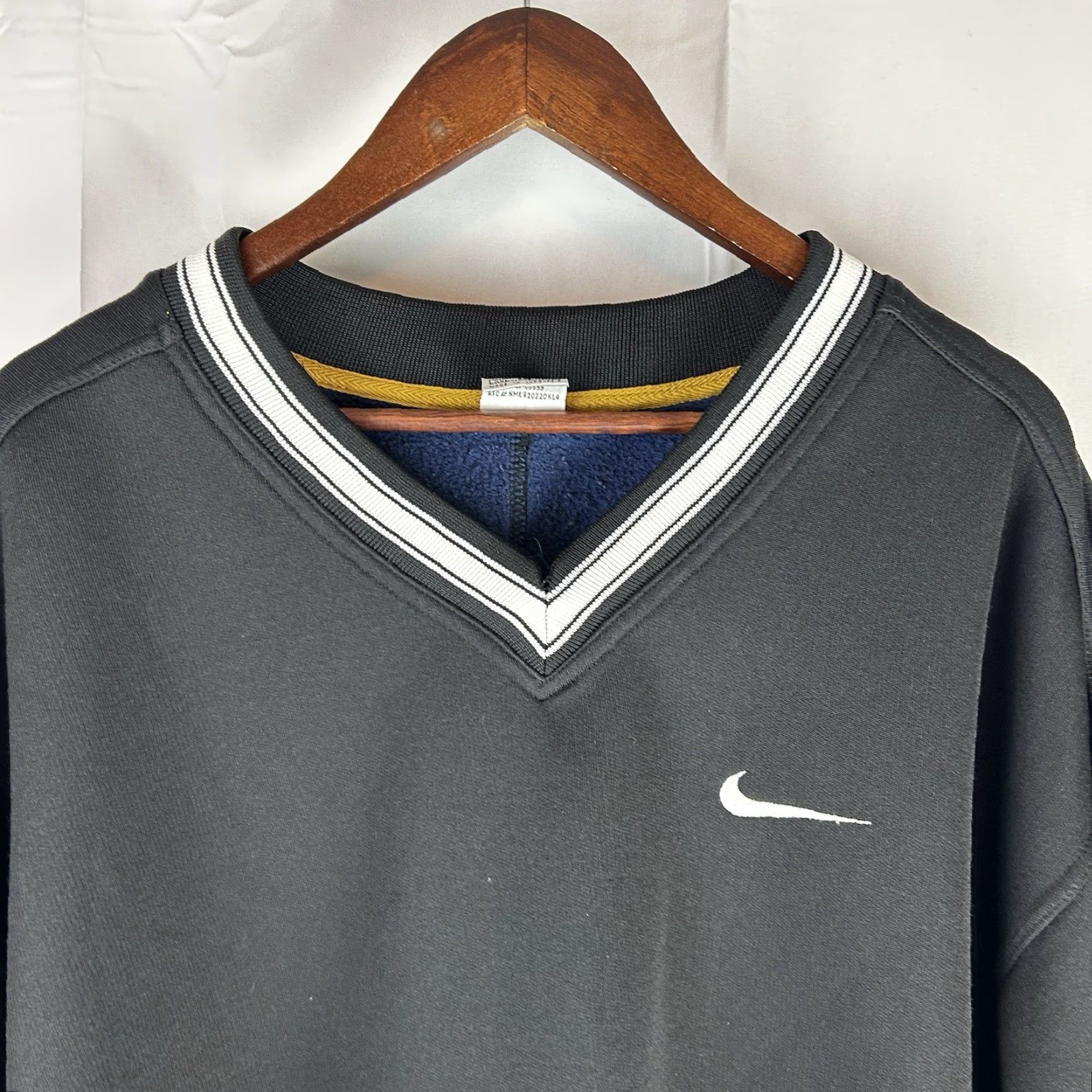 Nike VTG Nike Sweatshirt V-Neck Black Mens XXL Pull Over Swoosh Logo 90s Sherpa Lined Size US XXL / EU 58 / 5 - 2 Thumbnail