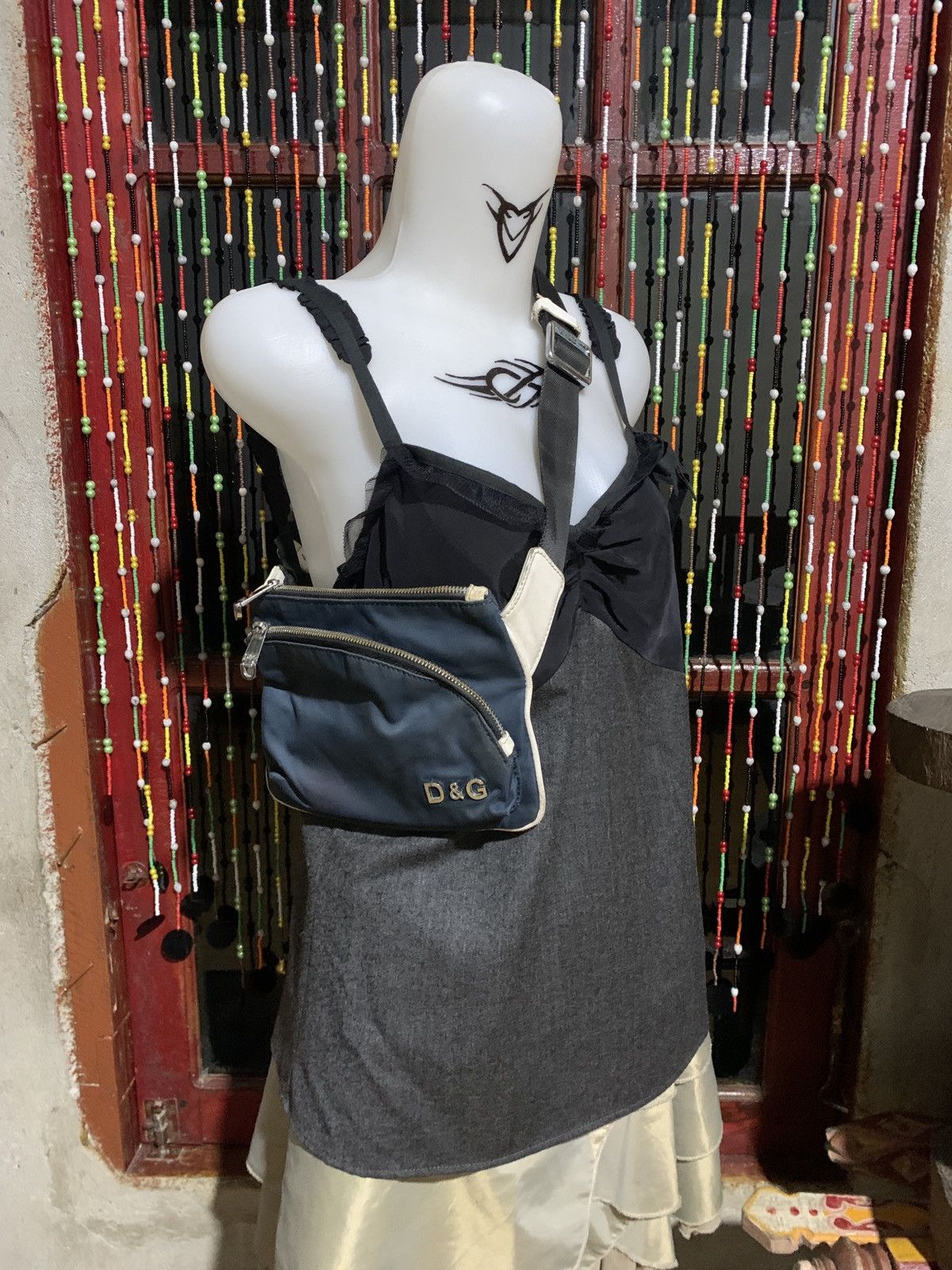 Designer × Dolce & Gabbana 2000s Dolce & Gabbana D&G Italy Fanny/Sling Bag Size ONE SIZE - 13 Thumbnail