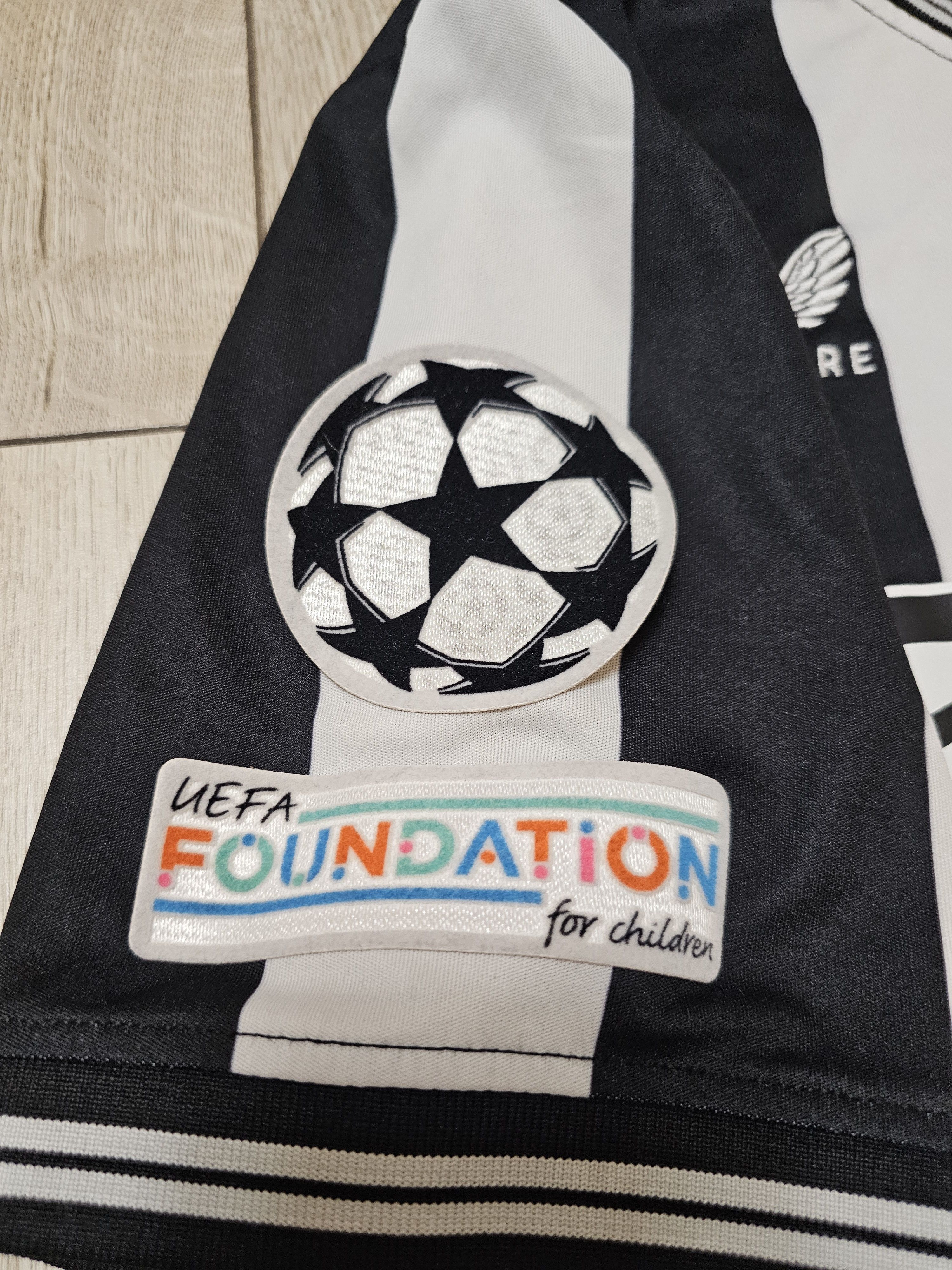 Other NEWCASTLE UNITED 2023 2024 HOME FOOTBALL SHIRT SOCCER JERSEY Size US XL / EU 56 / 4 - 7 Thumbnail