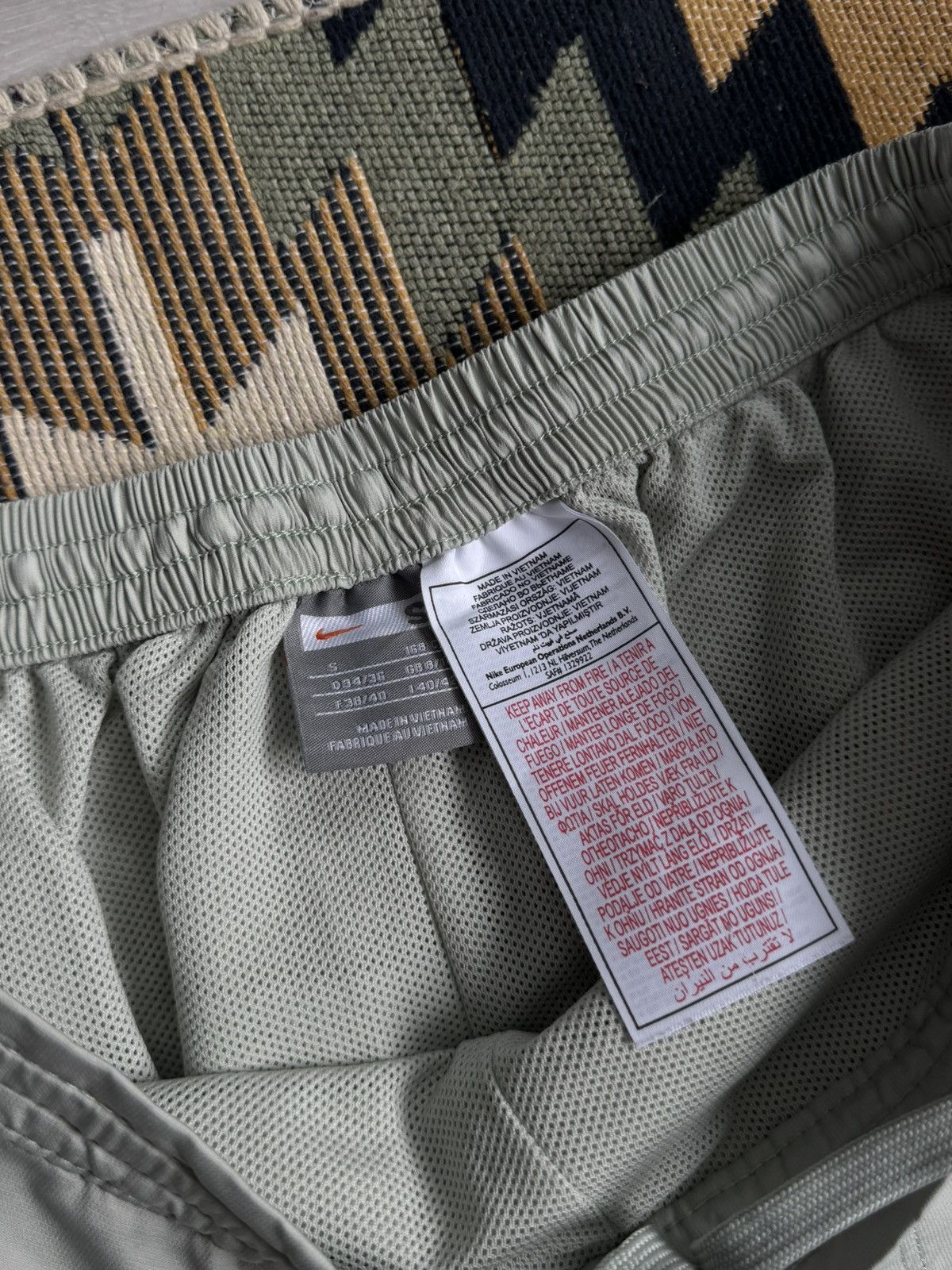 Nike Vintage Nike Nylon Baggy Y2K Pants Size 28" / US 6 / IT 42 - 10 Thumbnail