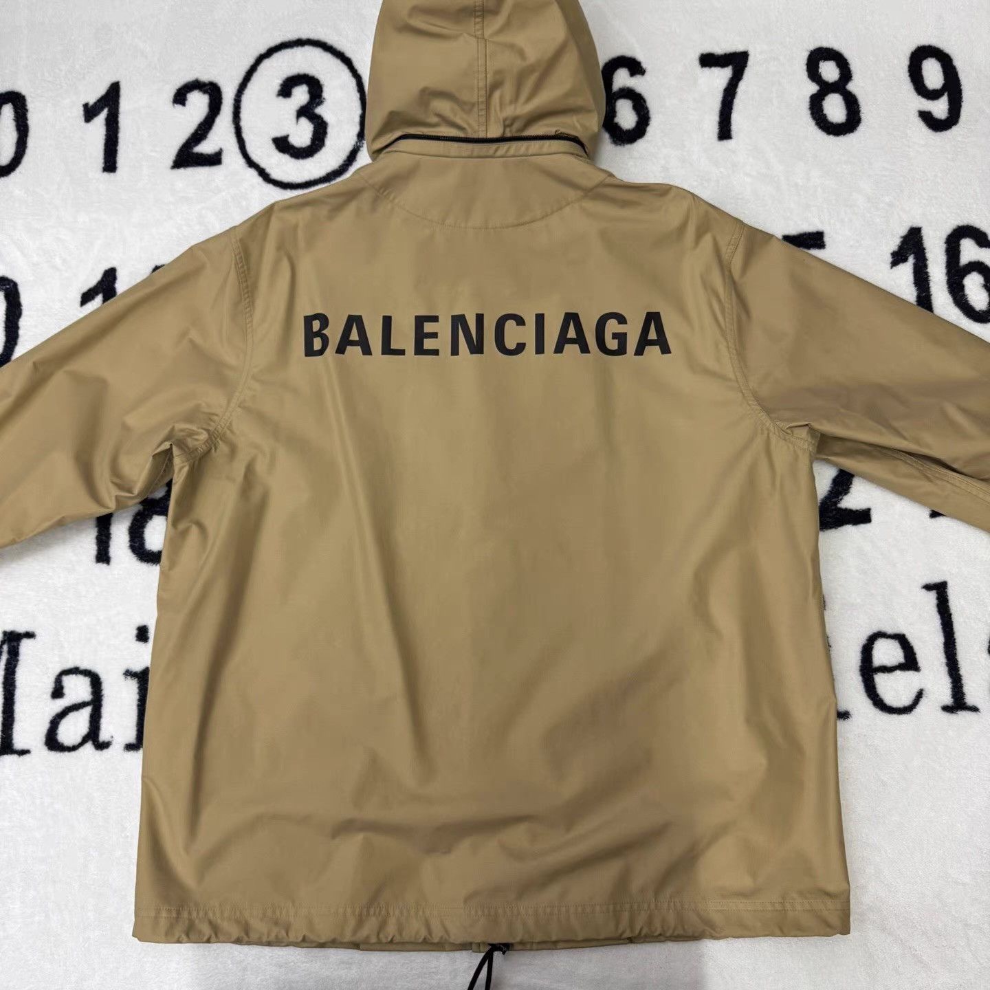 Balenciaga Balenciaga Khaki Large Logo Waterproof Trench Coat Q10 Size US L / EU 52-54 / 3 - 2 Thumbnail