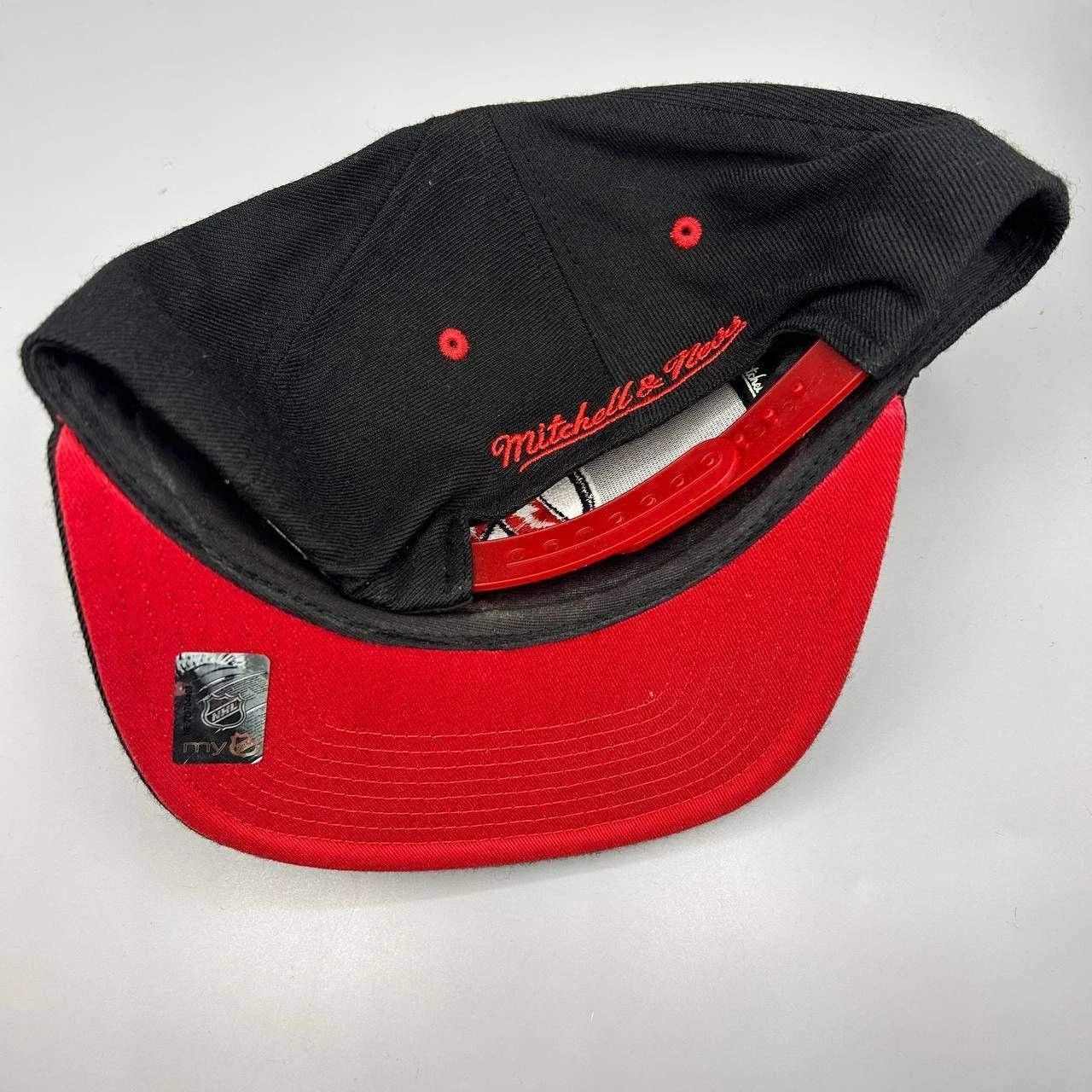 Mitchell & Ness New Jersey Devils Hat Men Black Red Embroidered Snap Back Size ONE SIZE - 4 Thumbnail
